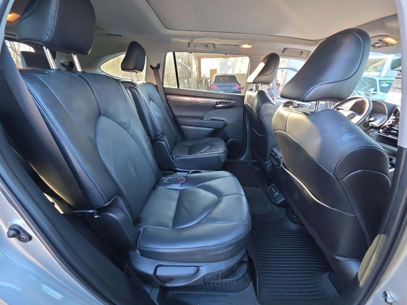 2022 Toyota Highlander Hybrid Platinum AWD