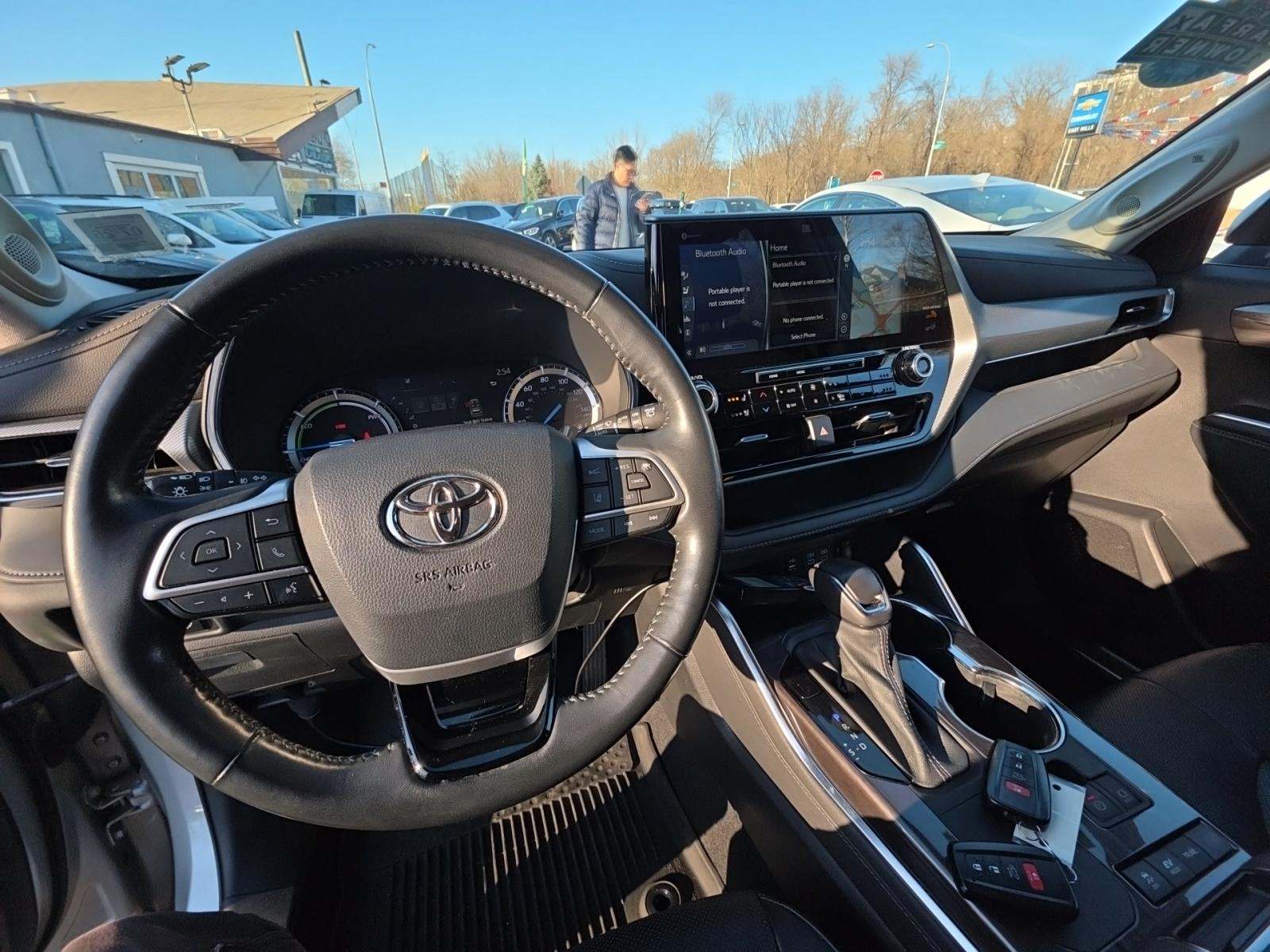 2022 Toyota Highlander Hybrid Platinum AWD