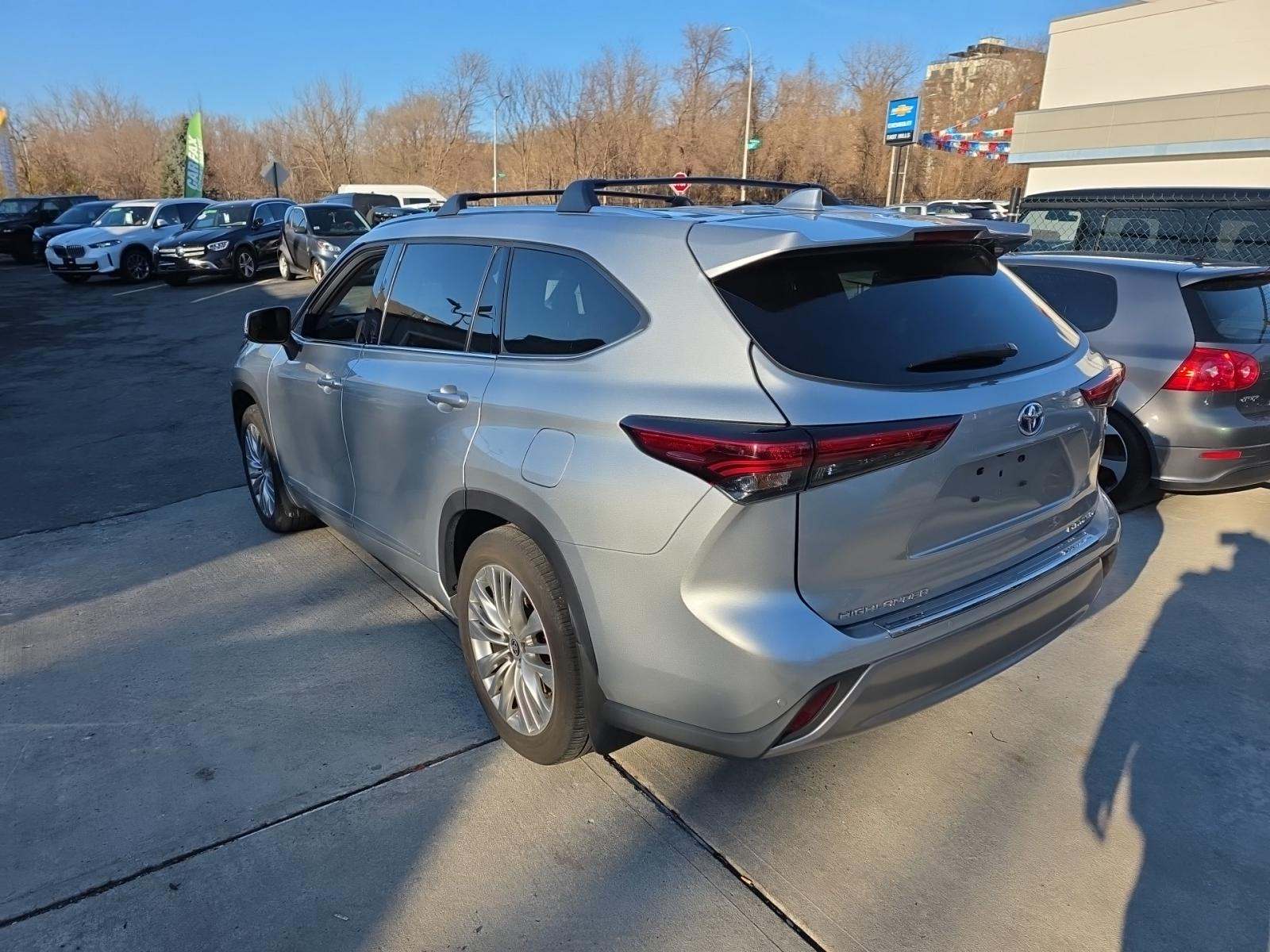 2022 Toyota Highlander Hybrid Platinum AWD