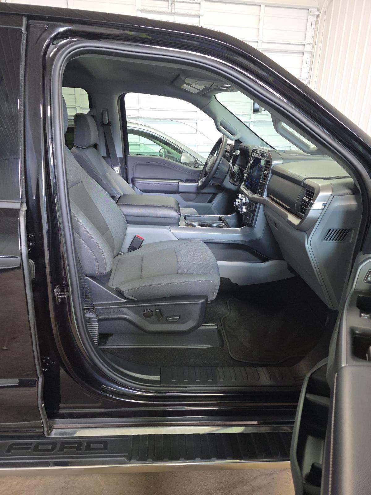 2025 Ford F-150 XLT AWD