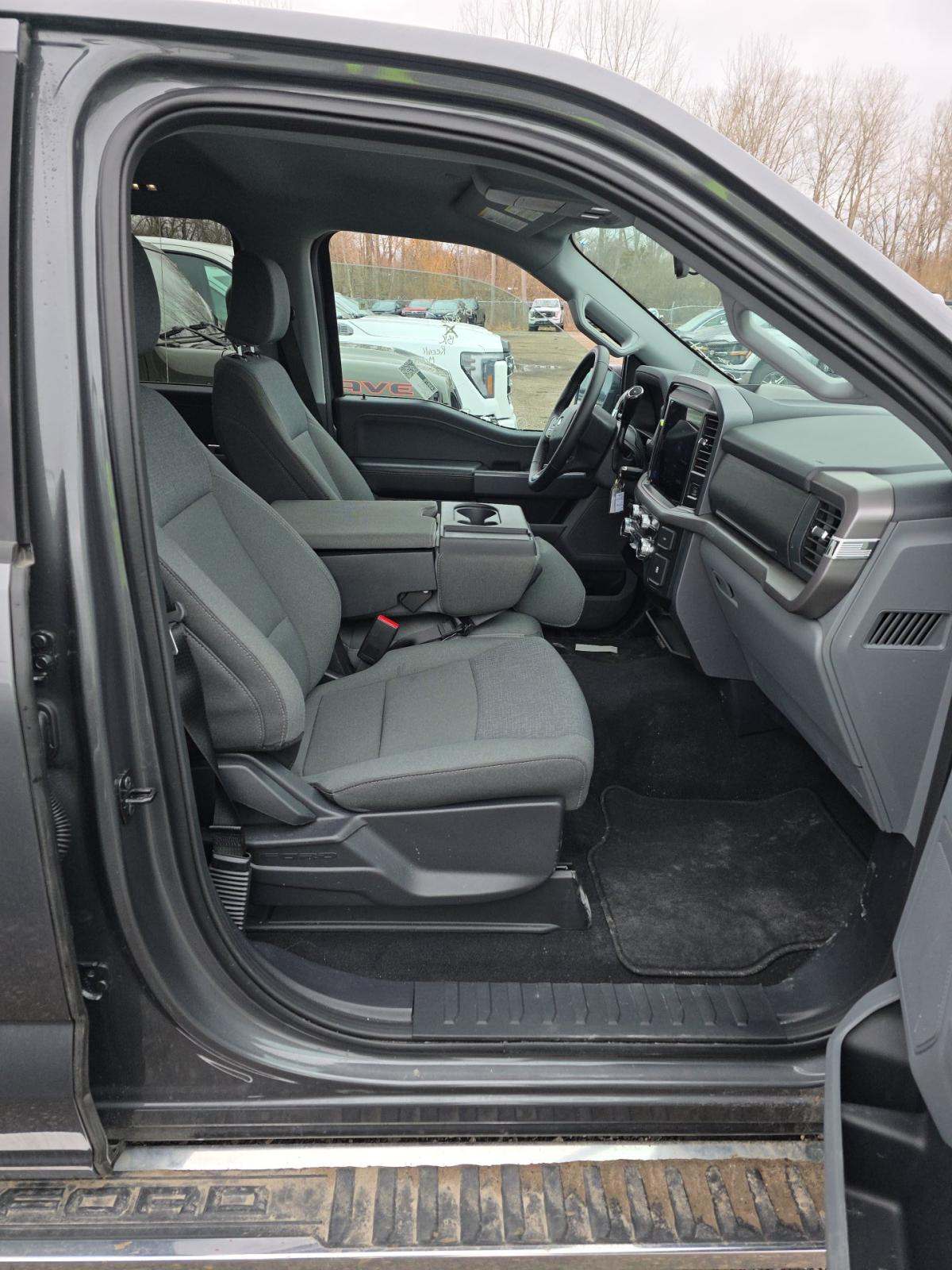 2025 Ford F-150 XLT AWD