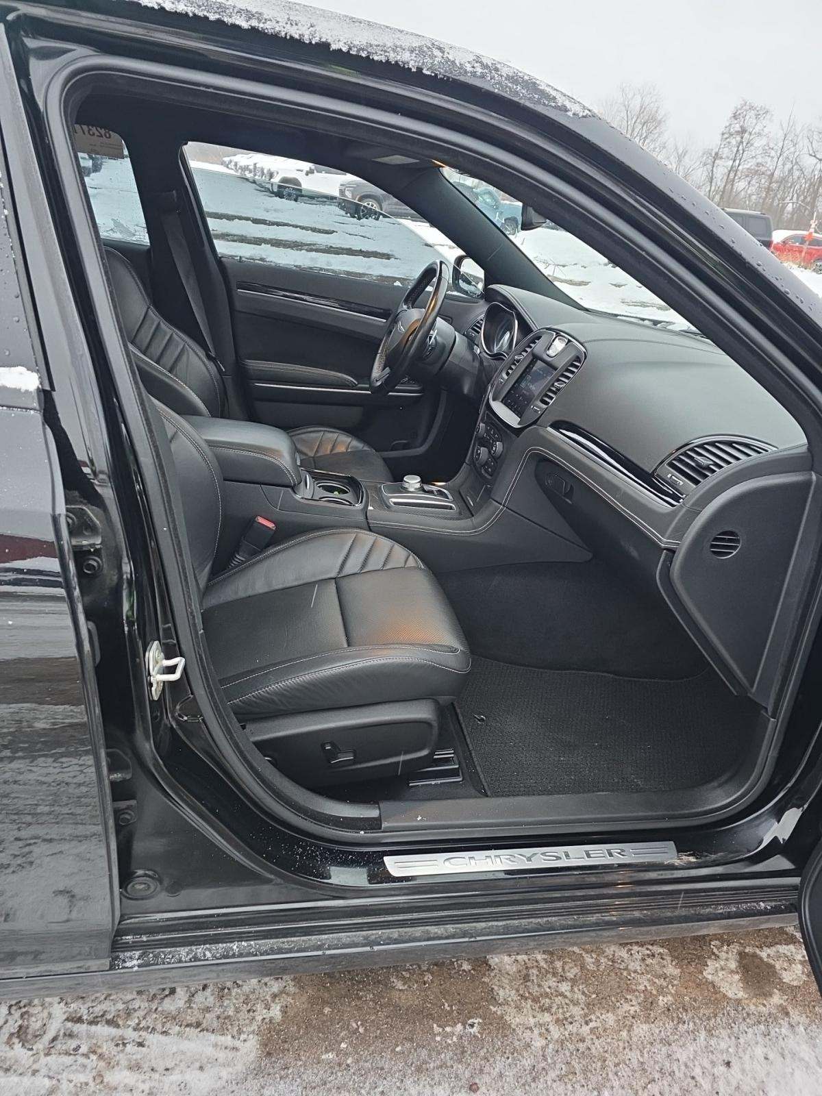 2023 Chrysler 300 C RWD