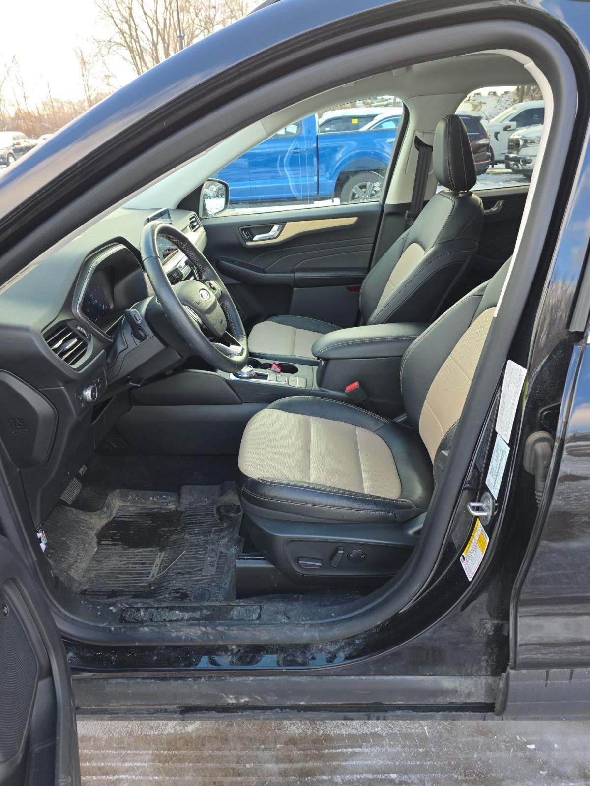 2022 Ford Escape Plug-In Hybrid Titanium FWD