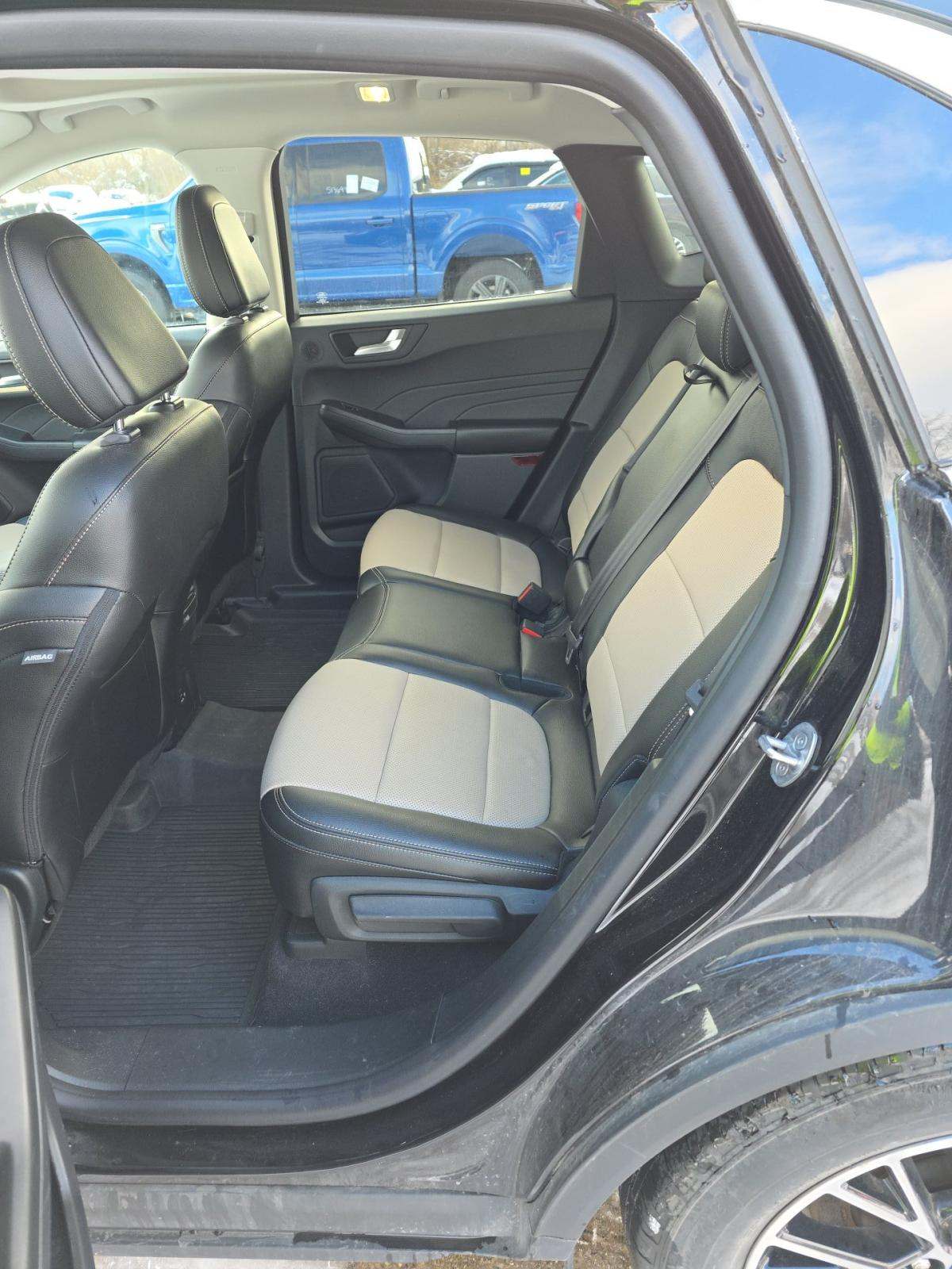 2022 Ford Escape Plug-In Hybrid Titanium FWD