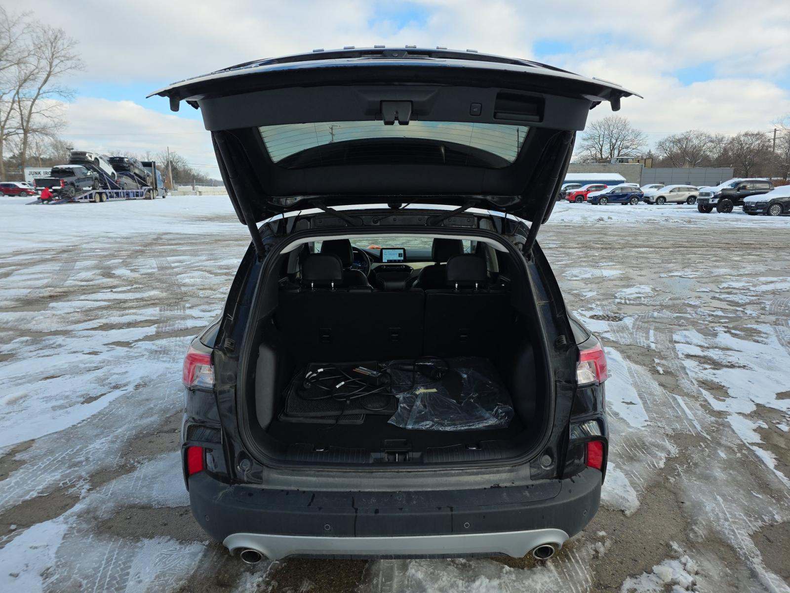 2022 Ford Escape Plug-In Hybrid Titanium FWD
