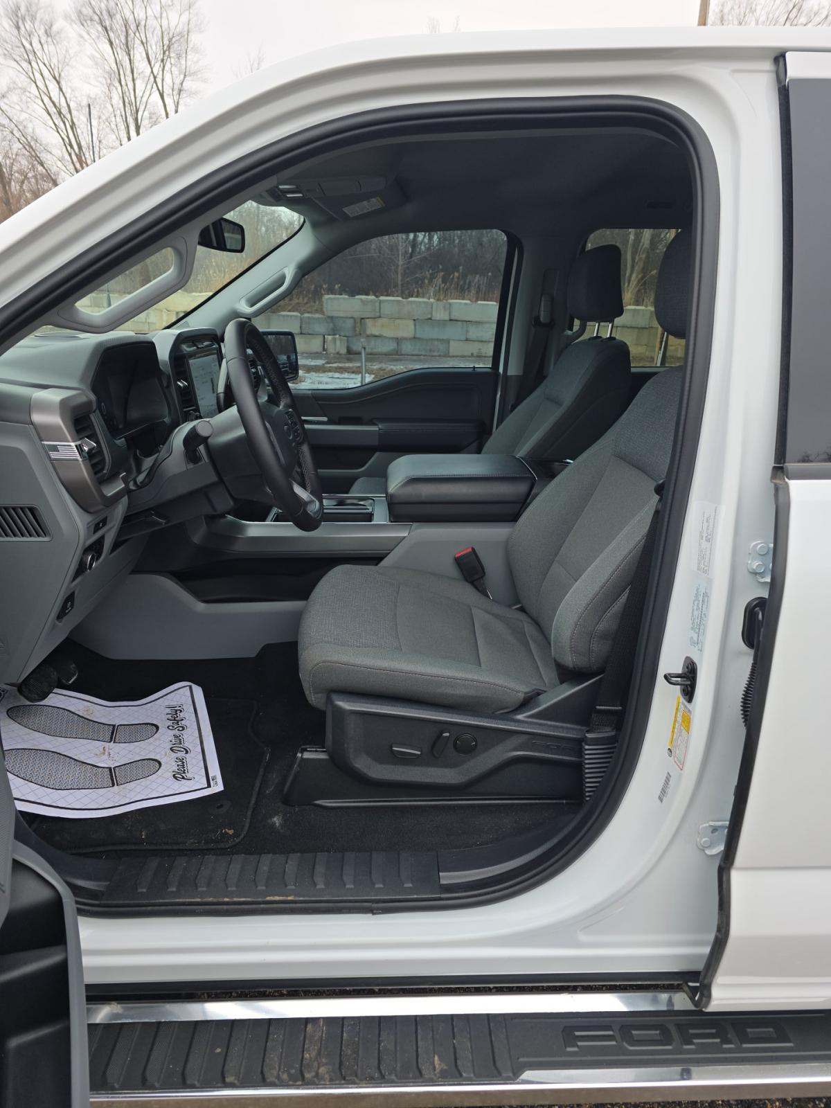 2025 Ford F-150 XLT AWD