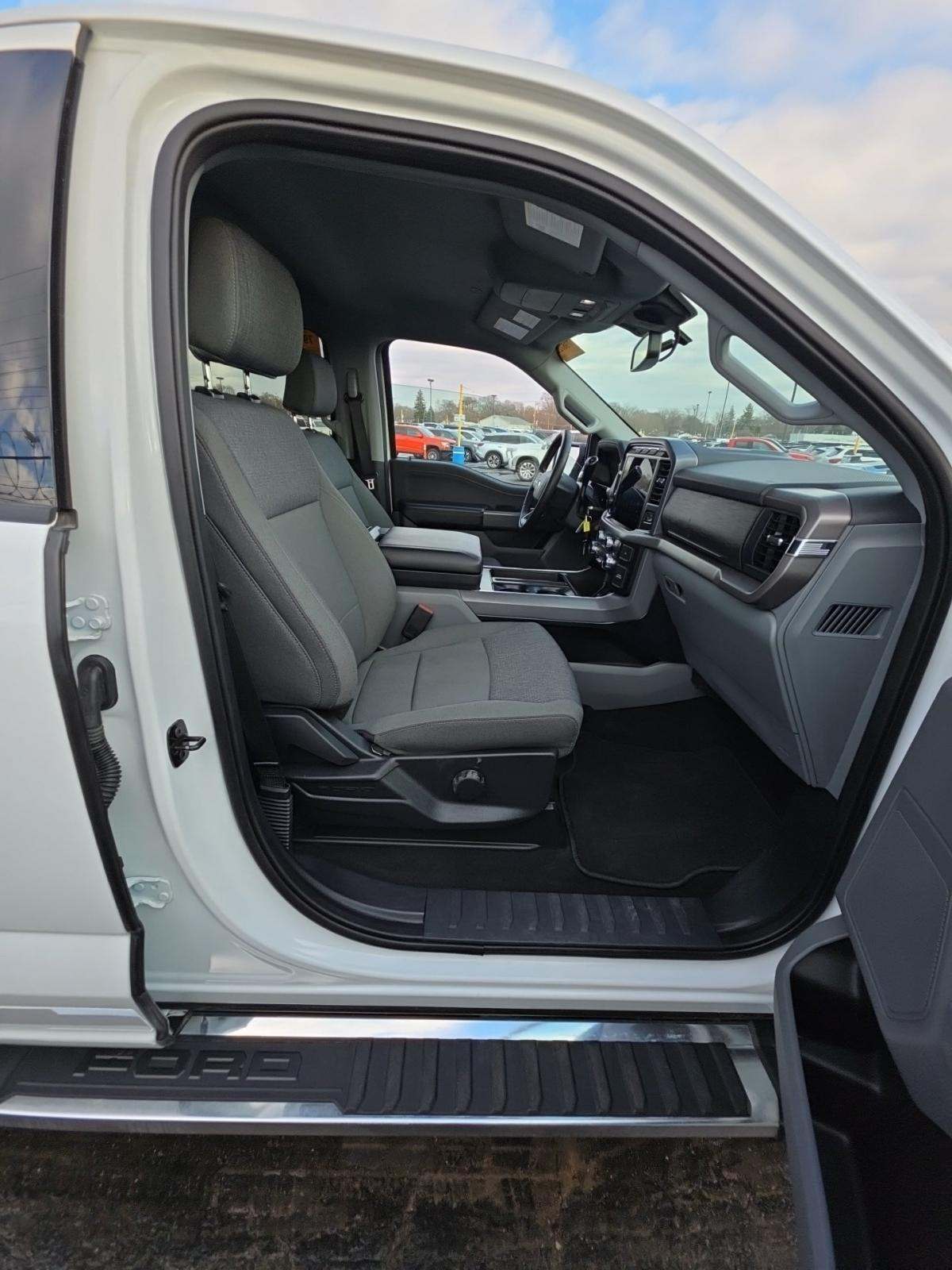 2024 Ford F-150 XLT AWD