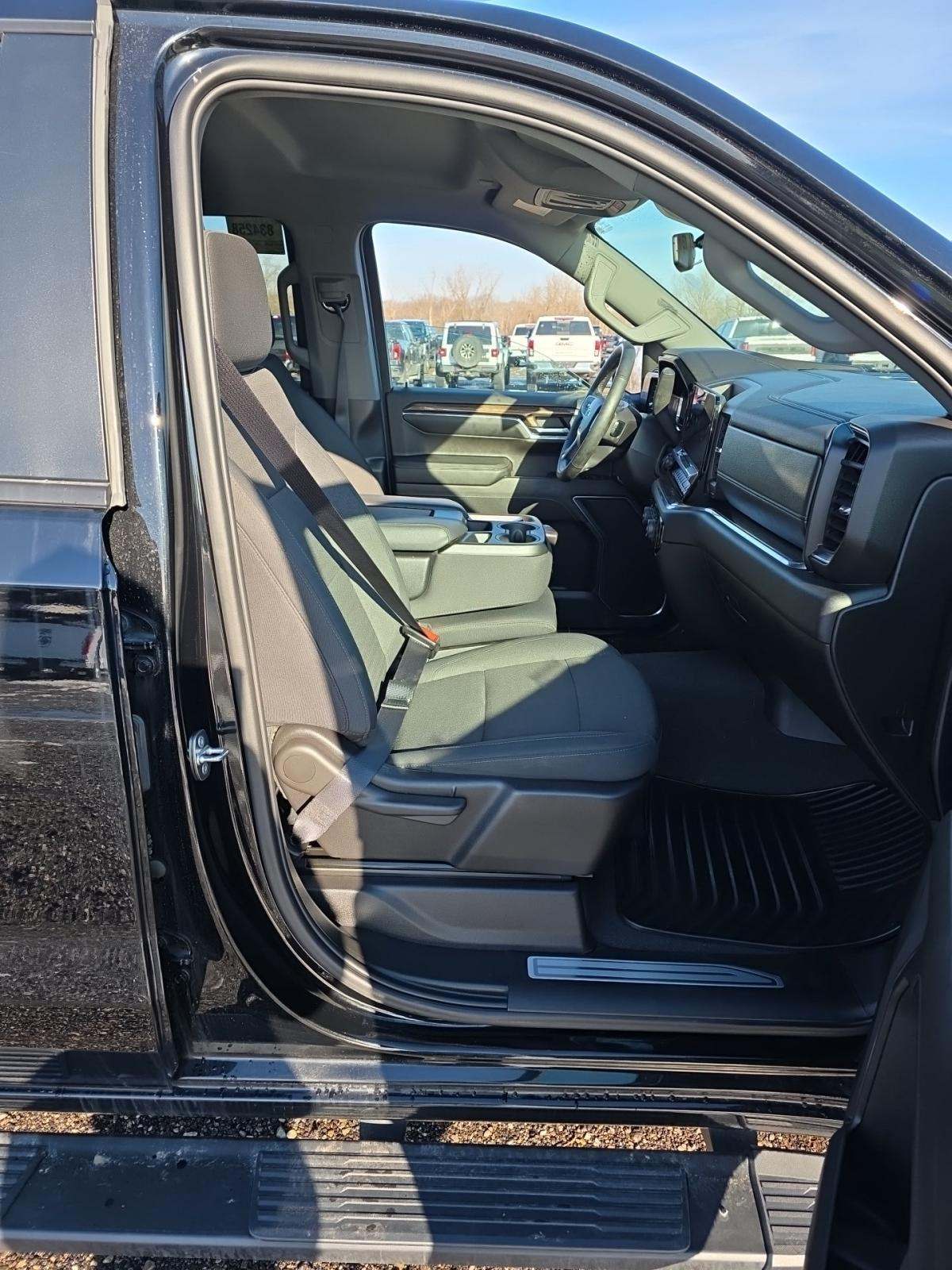 2024 Chevrolet Silverado 1500 RST AWD