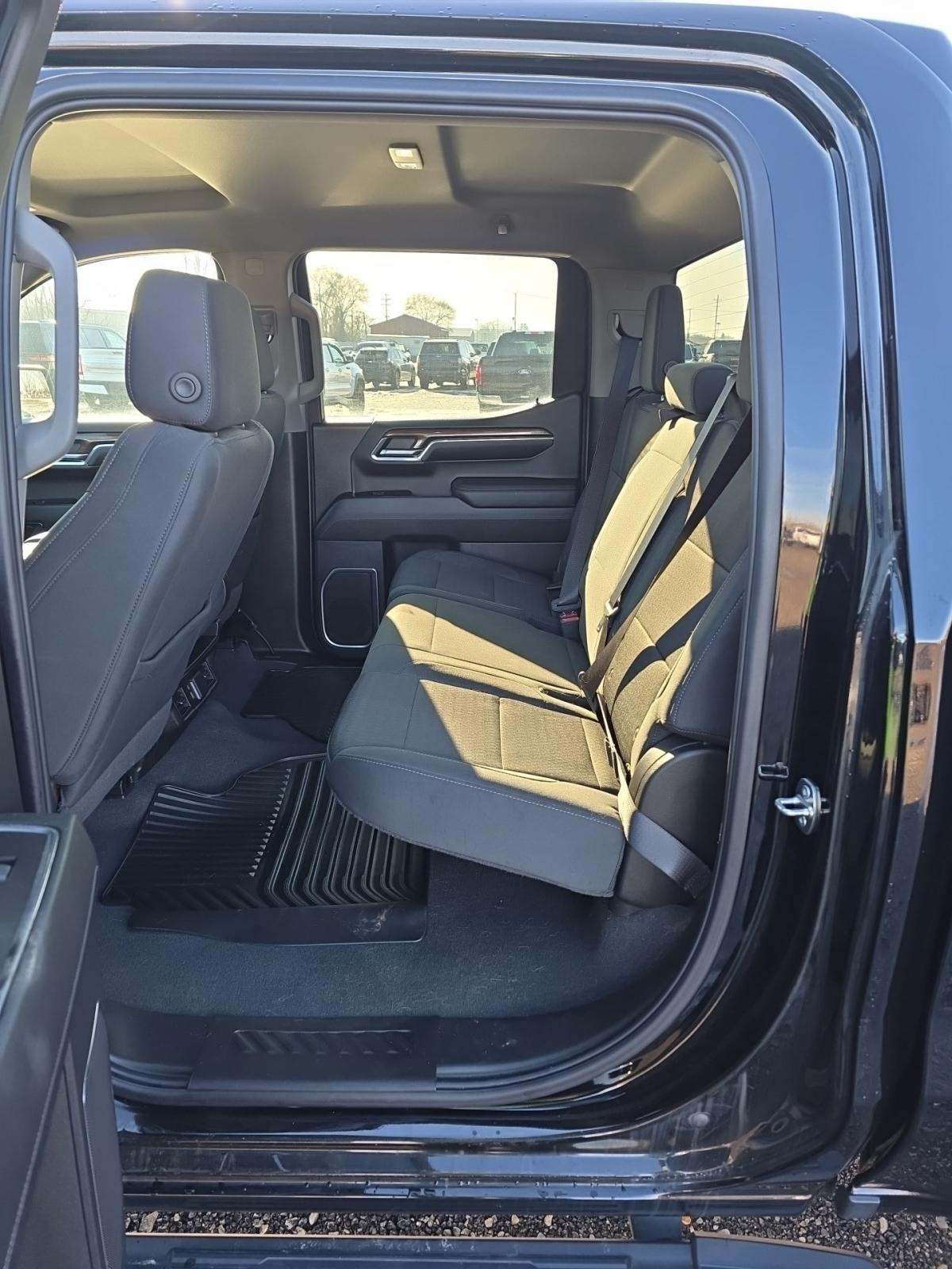 2024 Chevrolet Silverado 1500 RST AWD