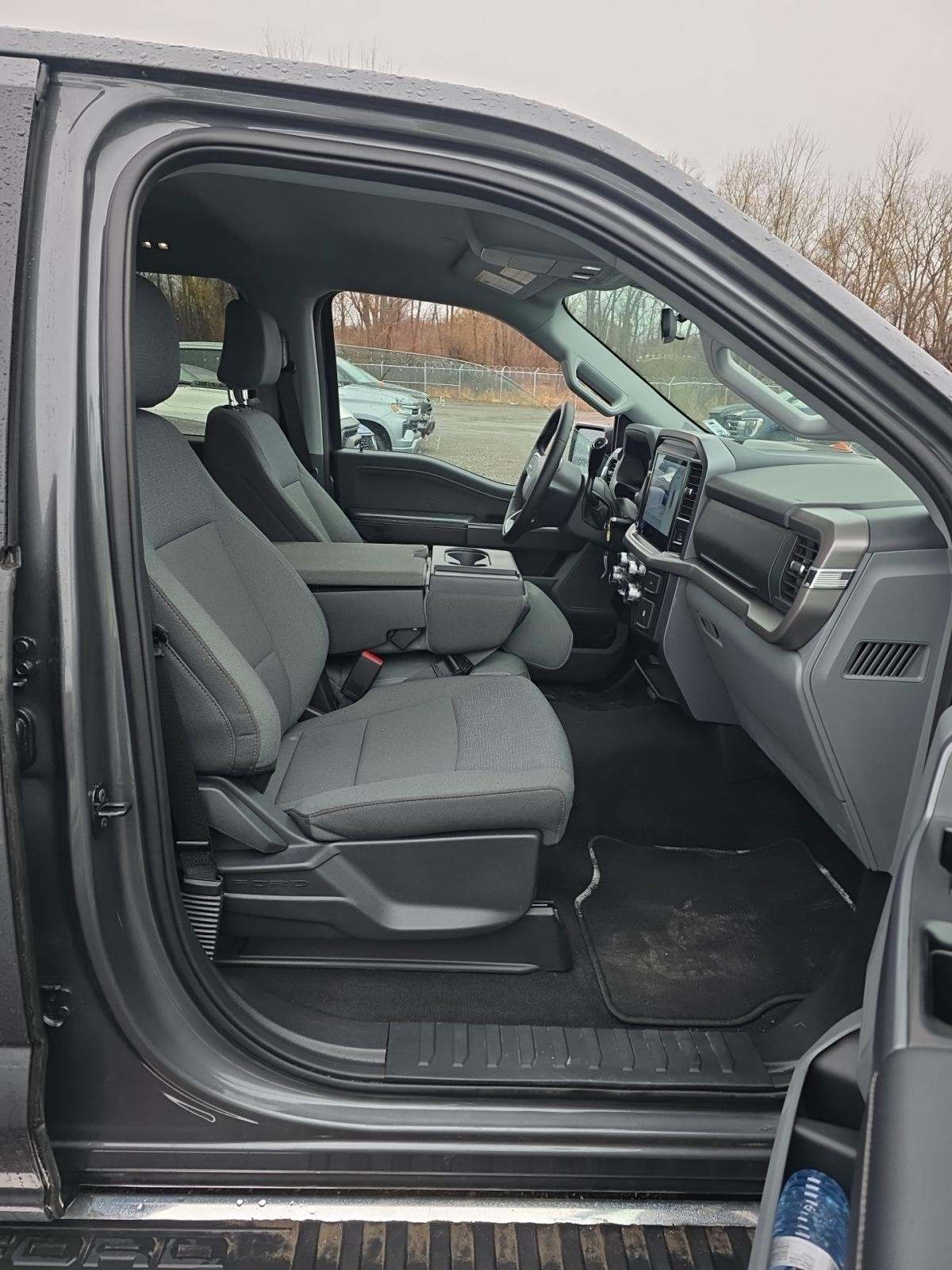 2025 Ford F-150 XLT AWD