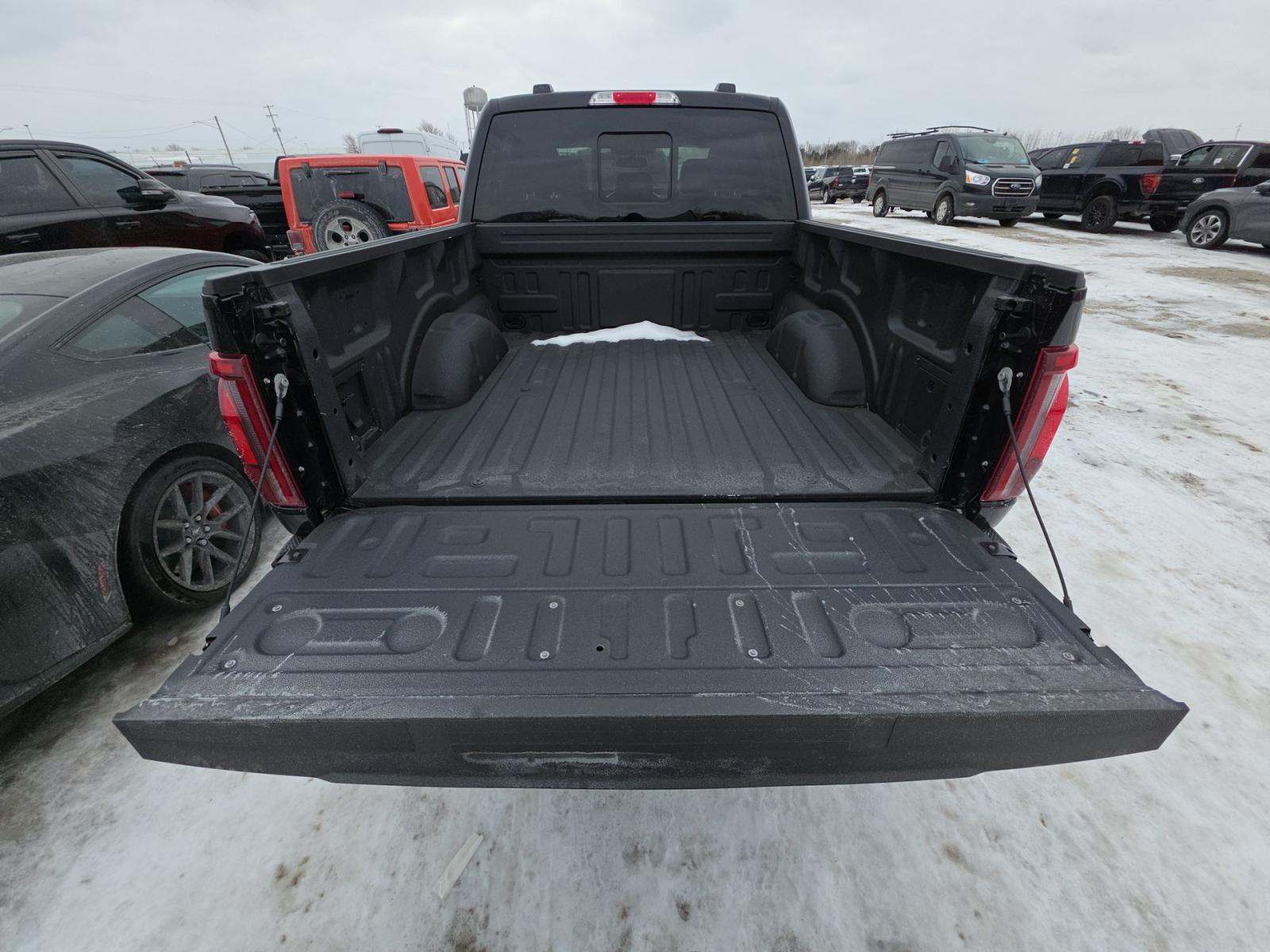 2025 Ford F-150 Lariat AWD