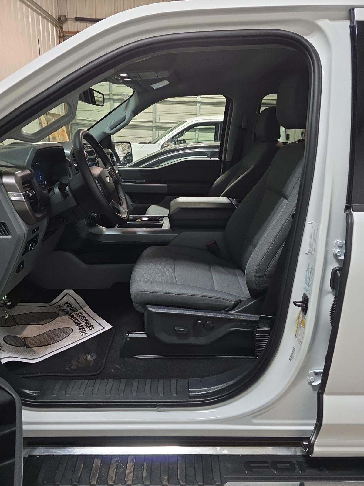 2025 Ford F-150 XLT AWD