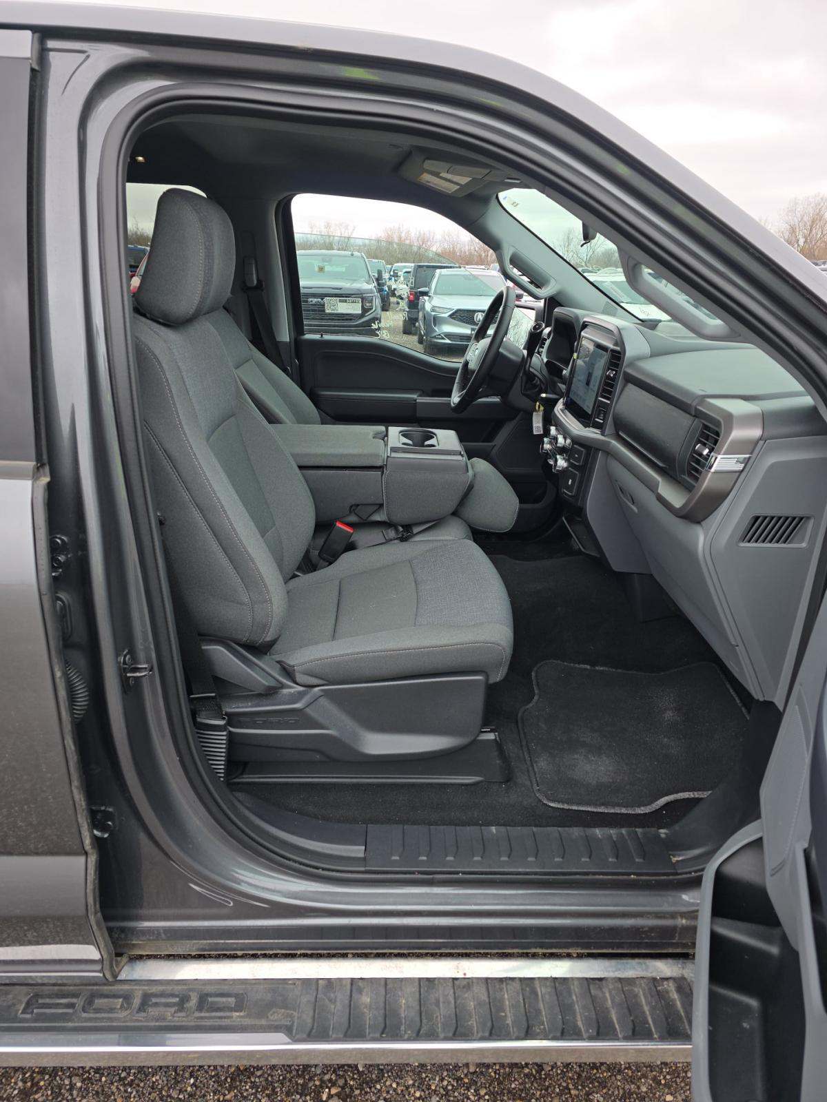 2025 Ford F-150 XLT AWD