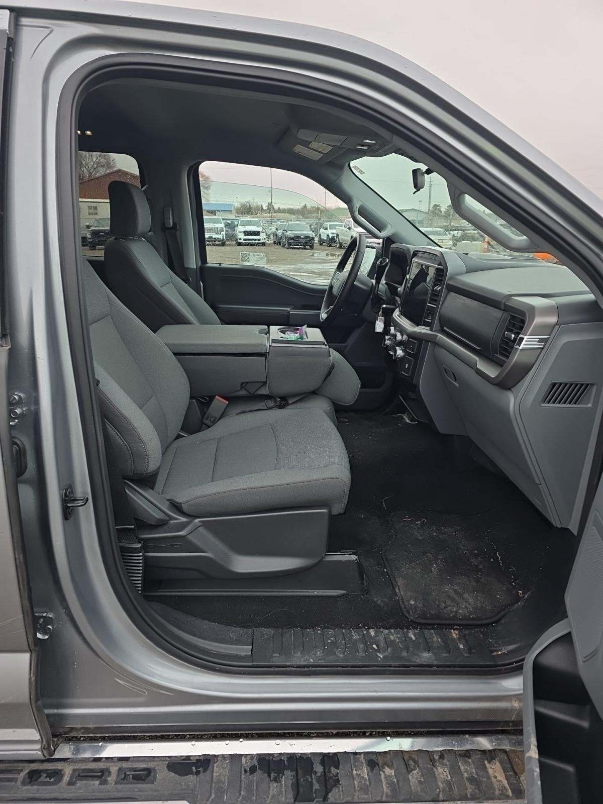 2025 Ford F-150 XLT AWD