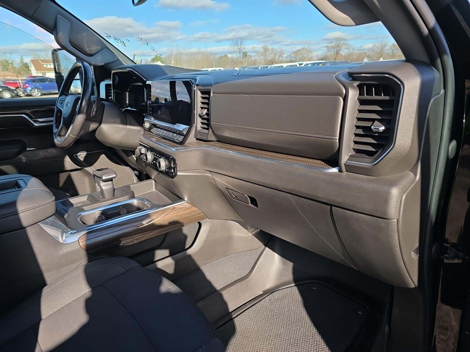 2022 Chevrolet Silverado 1500 RST AWD