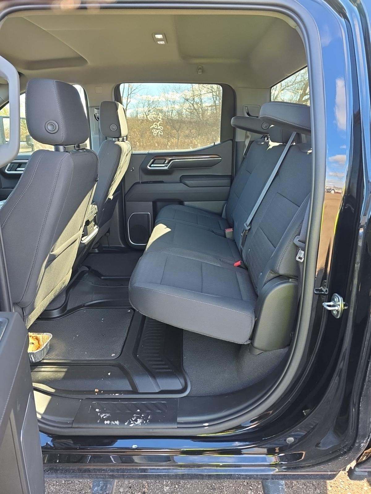 2022 Chevrolet Silverado 1500 RST AWD