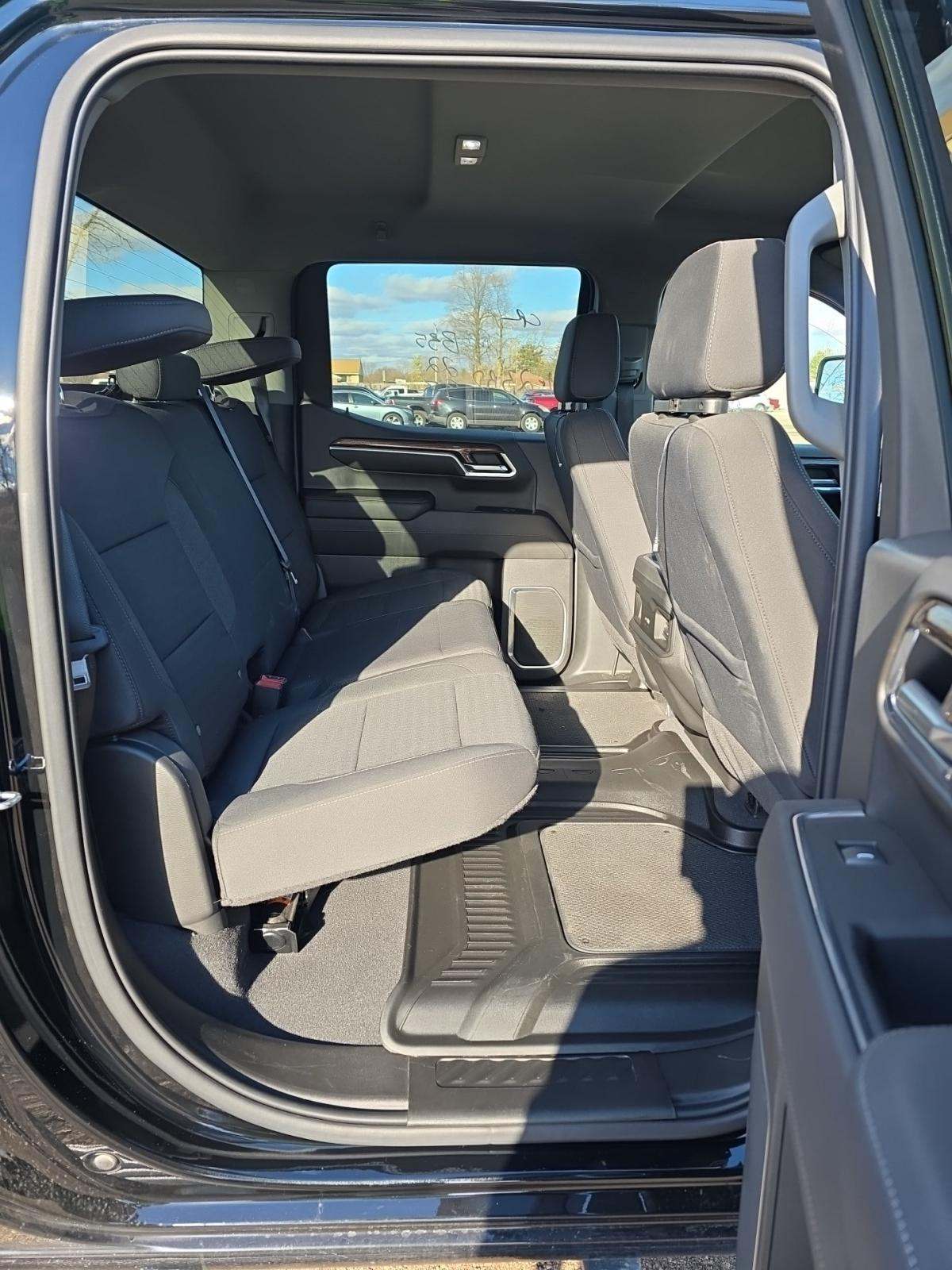 2022 Chevrolet Silverado 1500 RST AWD