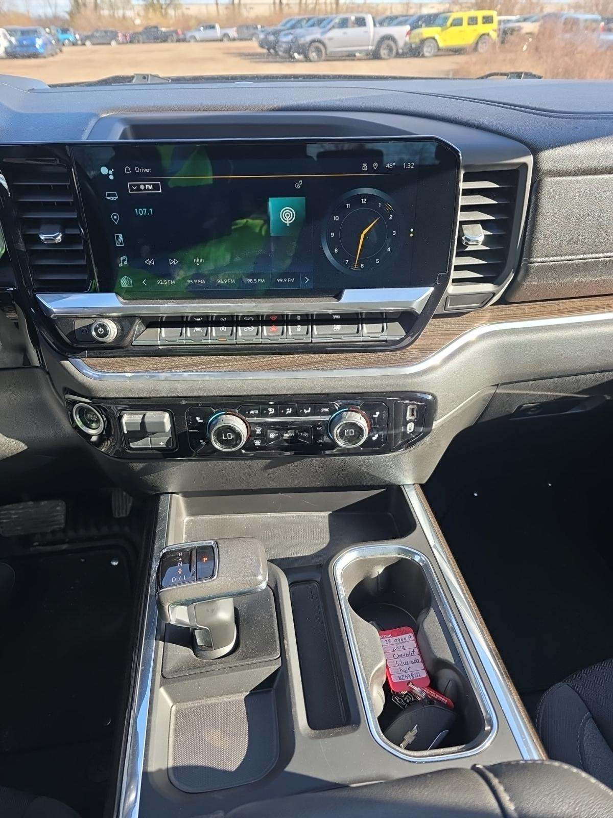 2022 Chevrolet Silverado 1500 RST AWD