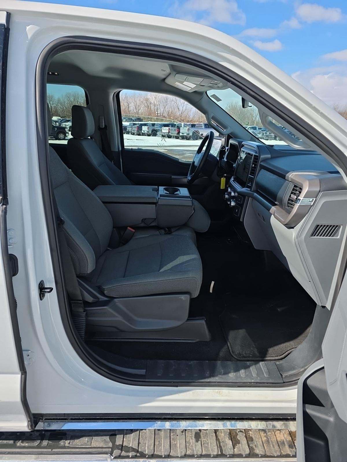 2025 Ford F-150 XLT AWD