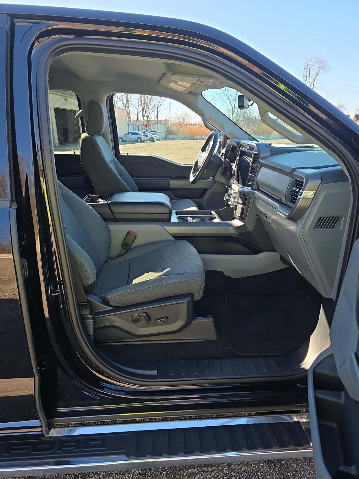 2025 Ford F-150 XLT AWD