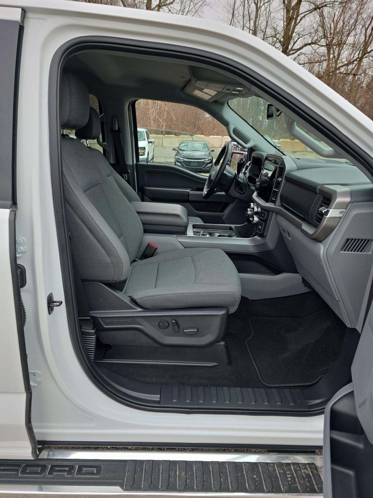 2025 Ford F-150 XLT AWD