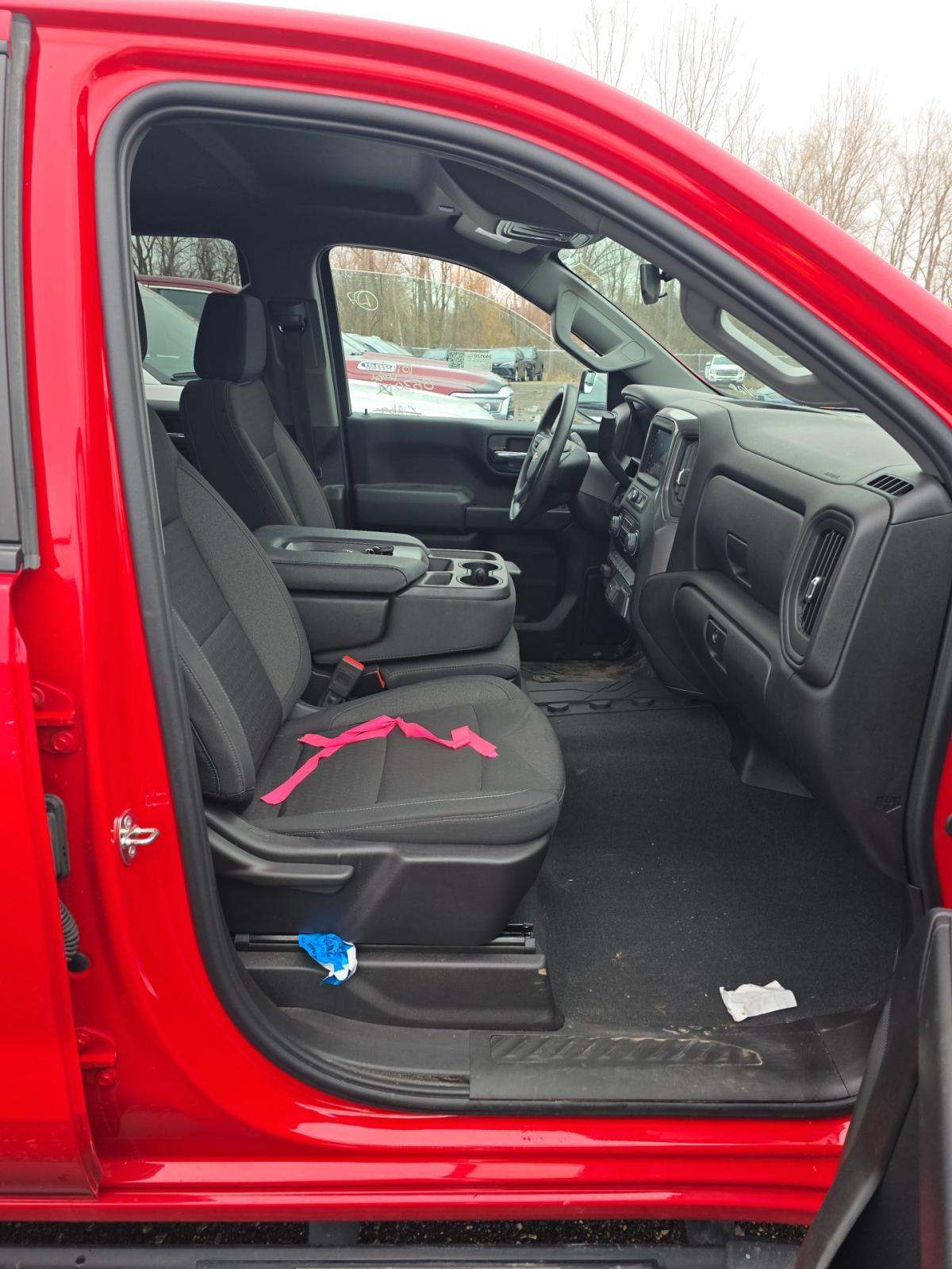 2024 Chevrolet Silverado 1500 Custom AWD