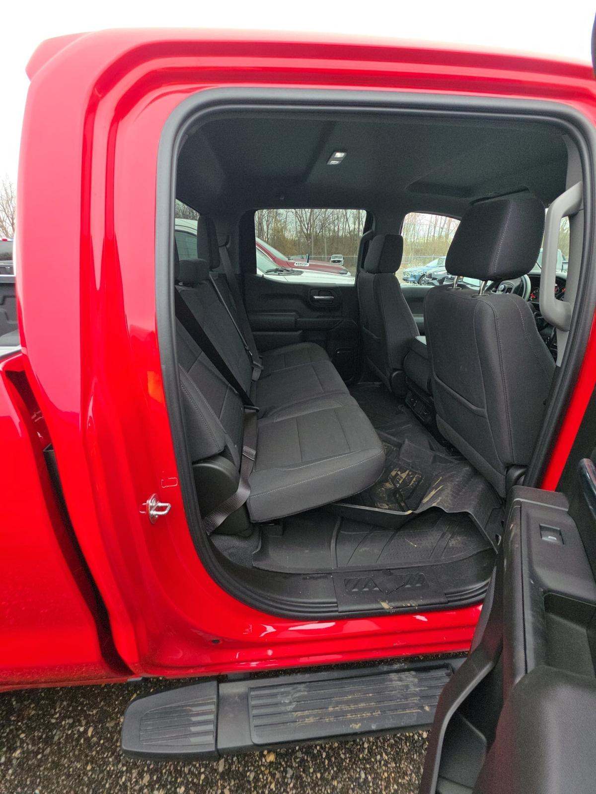 2024 Chevrolet Silverado 1500 Custom AWD