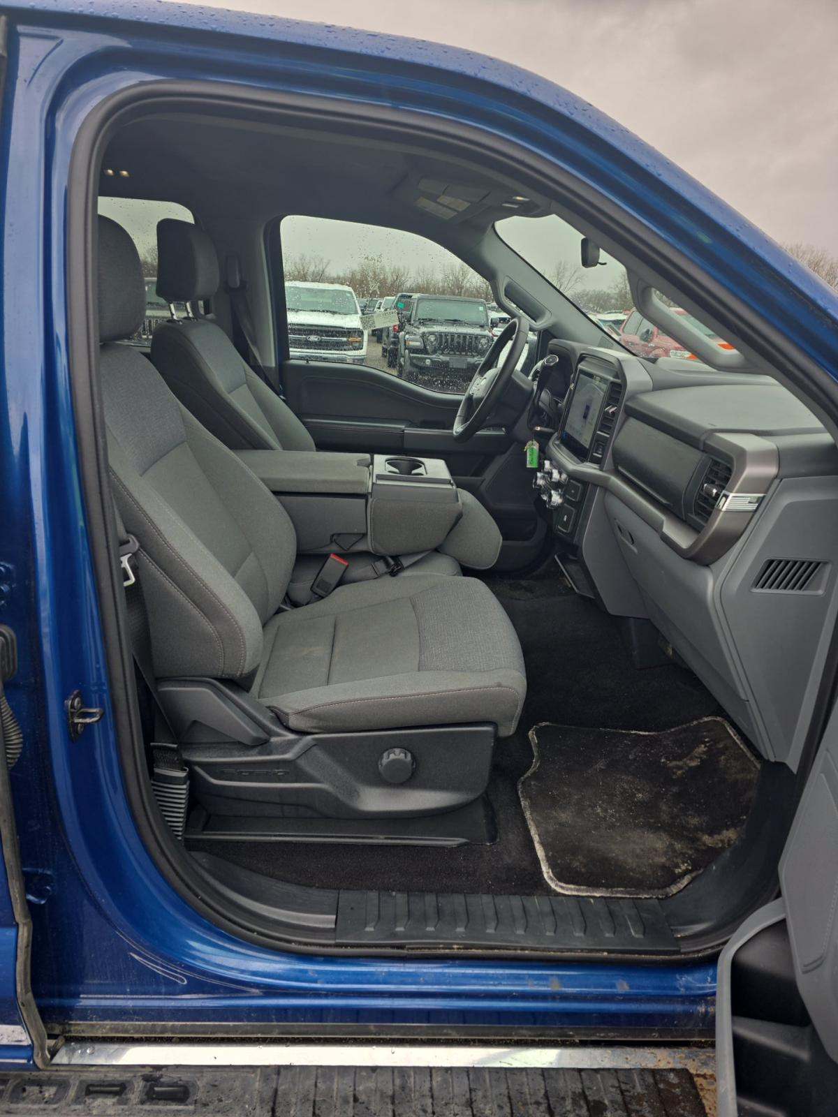 2025 Ford F-150 XLT AWD