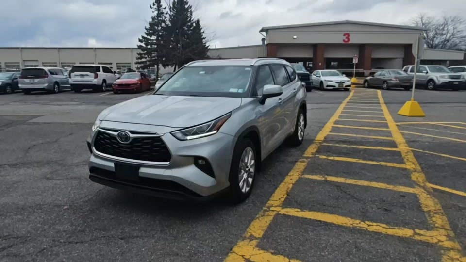 2022 Toyota Highlander Hybrid Limited