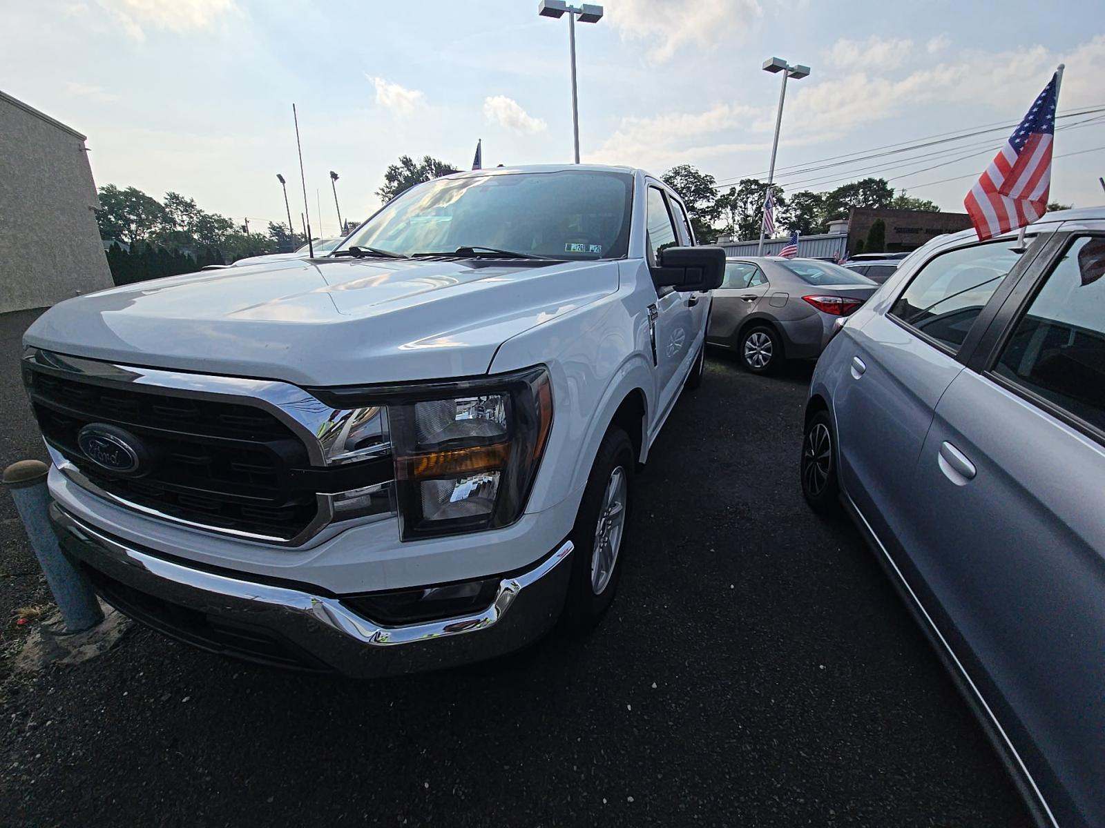 2023 Ford F-150 XLT RWD