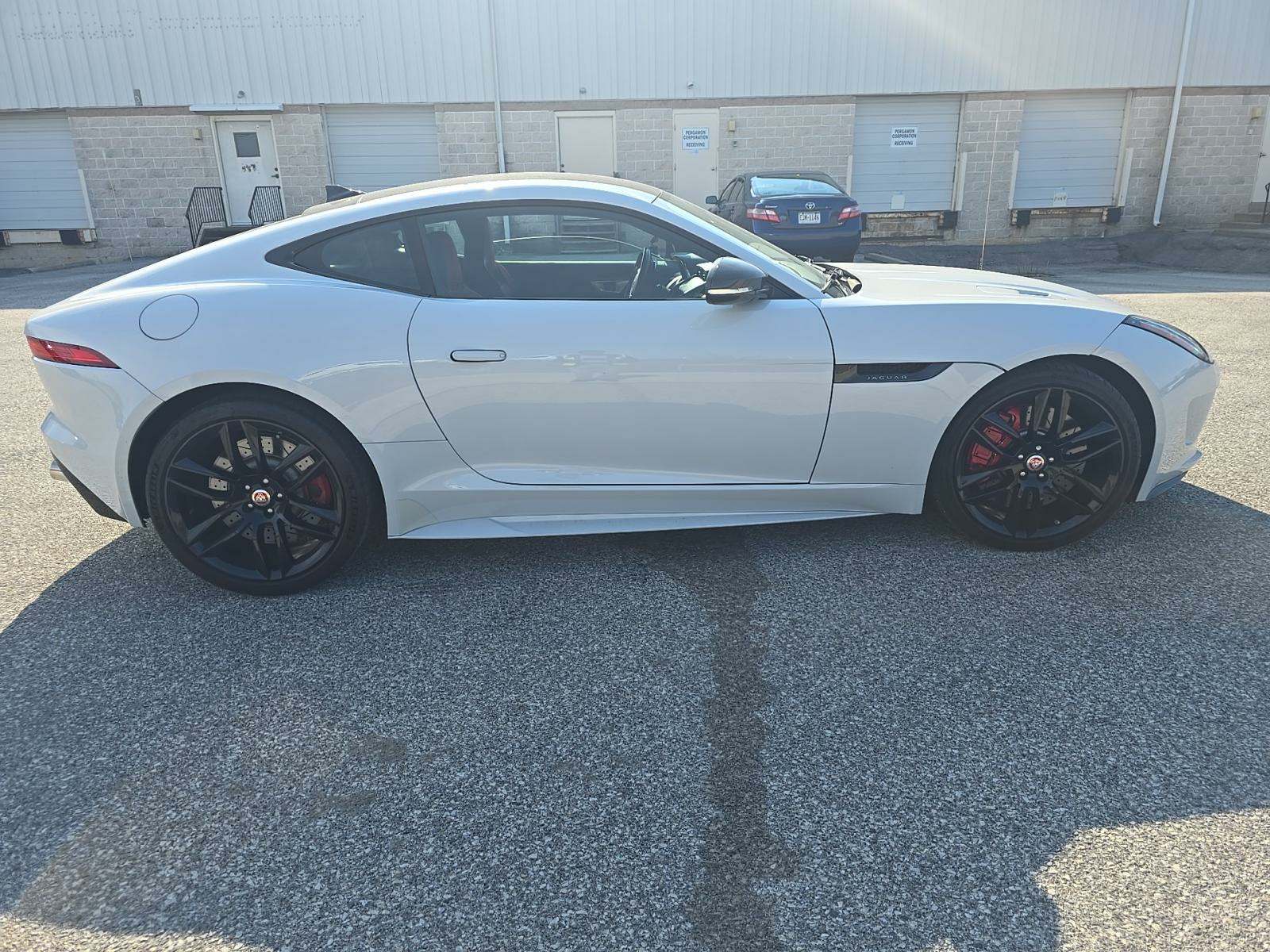 2016 Jaguar F-TYPE R AWD