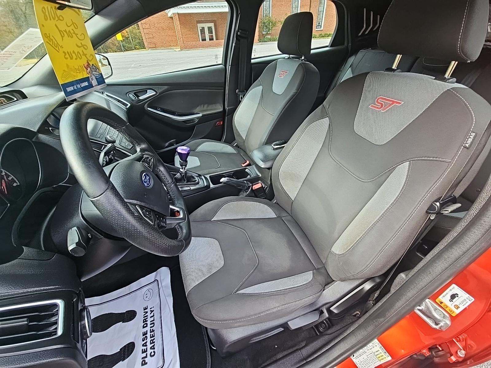 2018 Ford Focus ST FWD