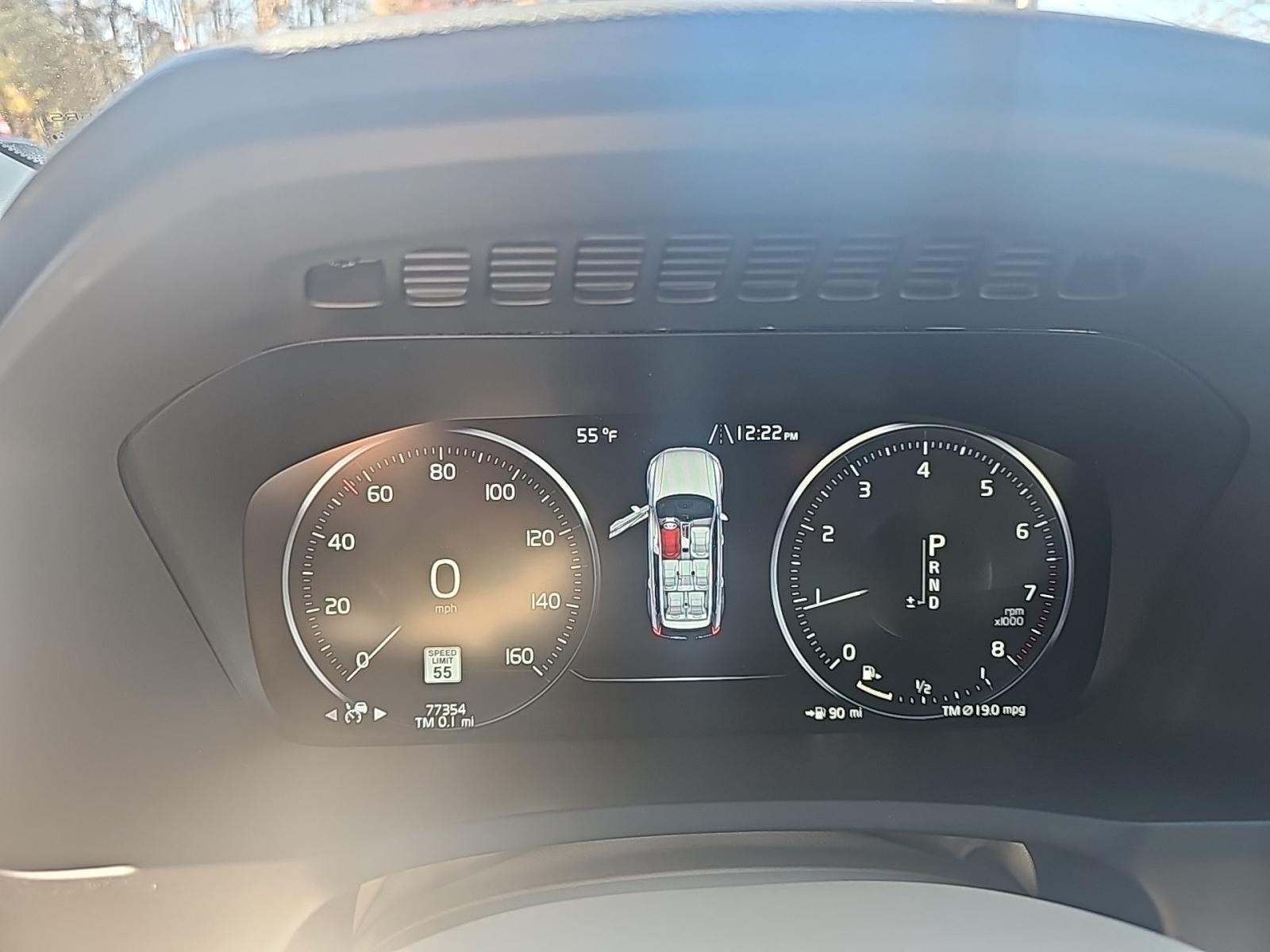 2021 Volvo XC90 T6 Momentum AWD