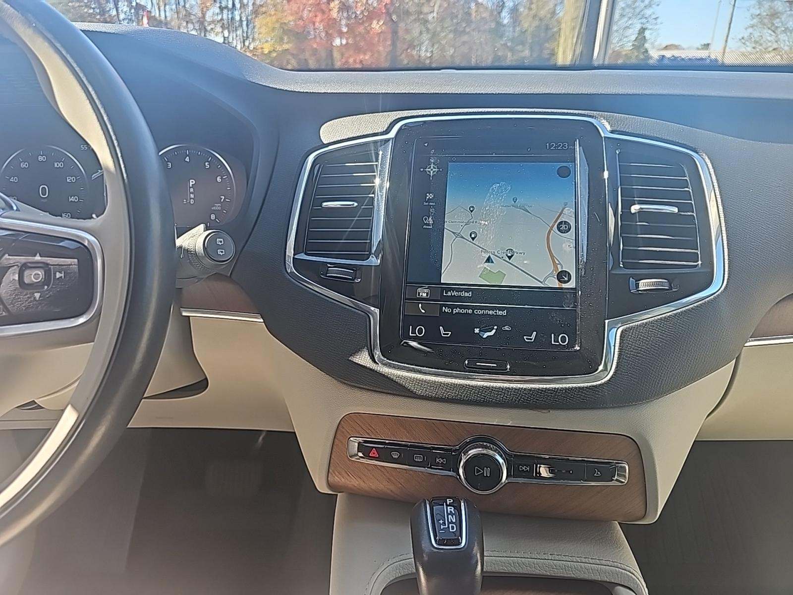 2021 Volvo XC90 T6 Momentum AWD