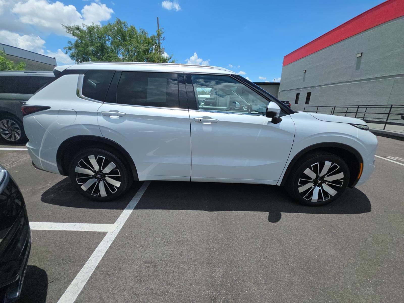 2025 Mitsubishi Outlander SEL FWD