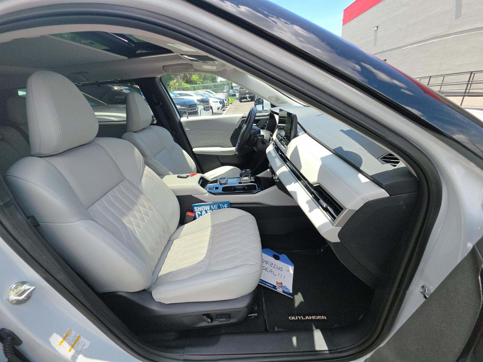 2025 Mitsubishi Outlander SEL FWD