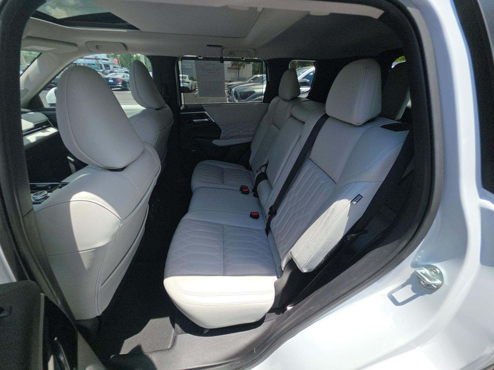 2025 Mitsubishi Outlander SEL FWD