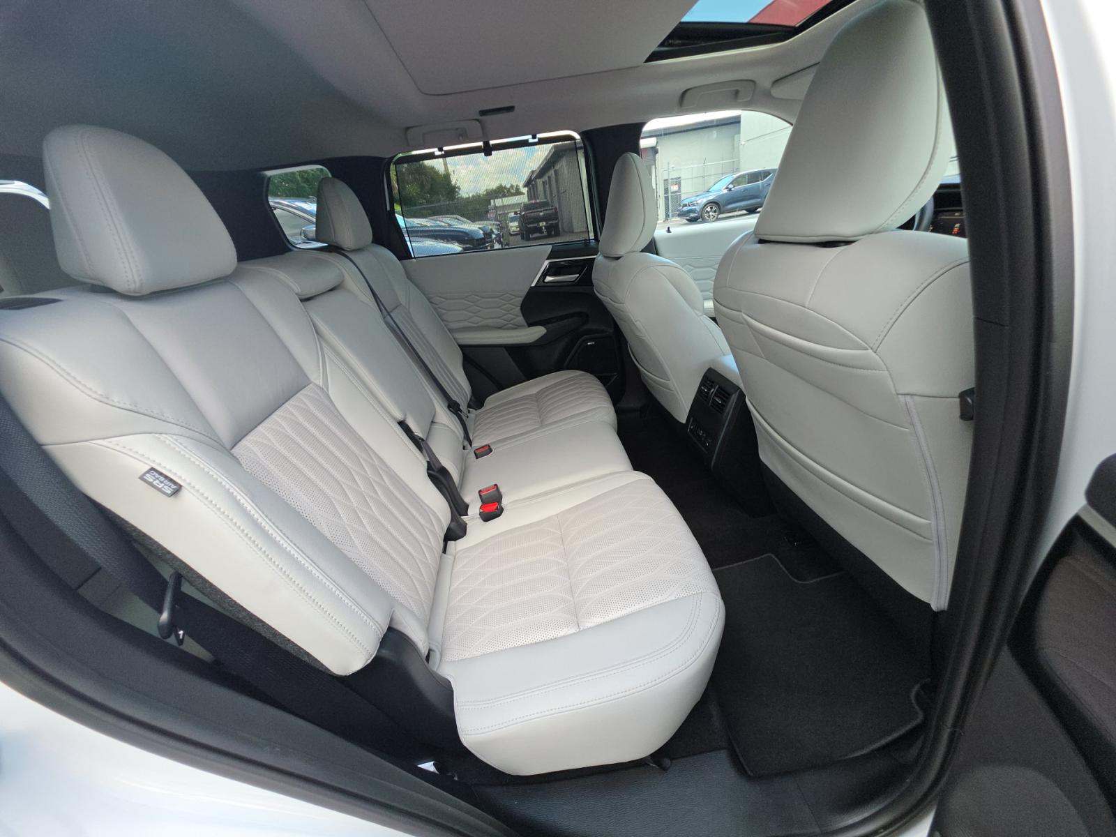 2025 Mitsubishi Outlander SEL FWD