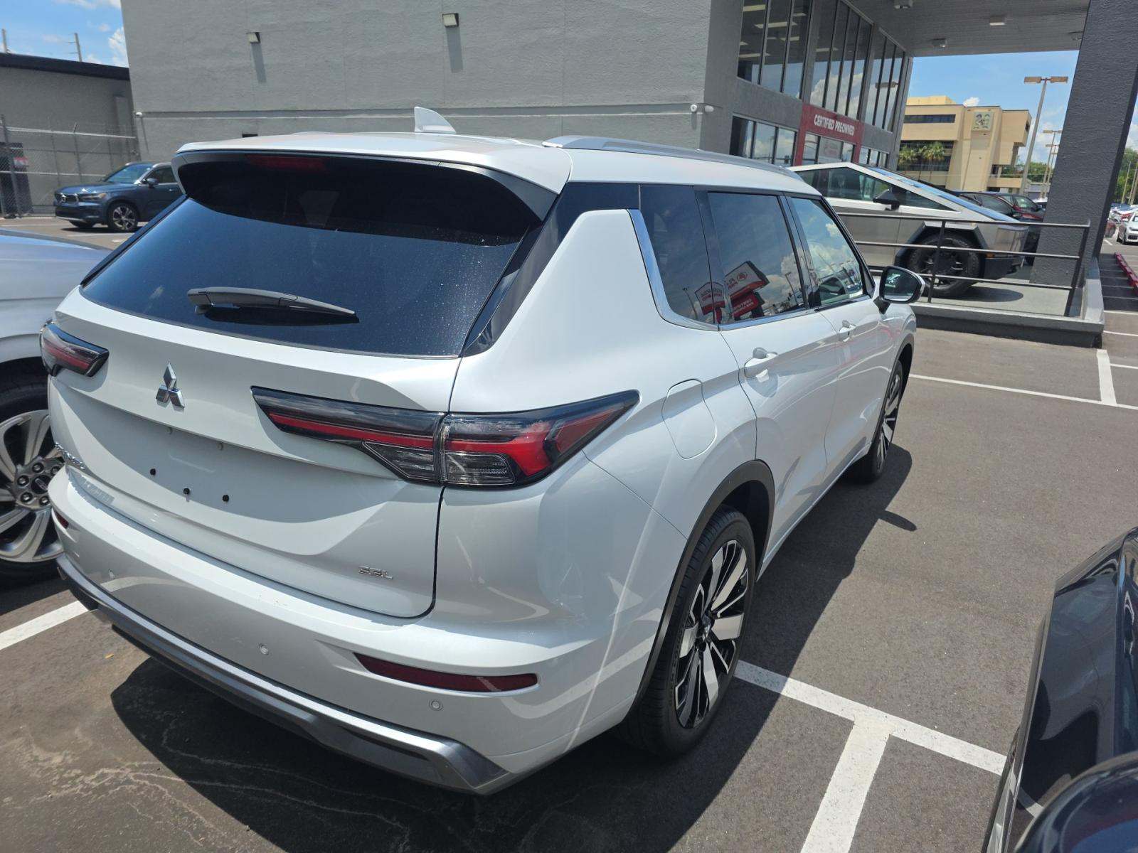 2025 Mitsubishi Outlander SEL FWD