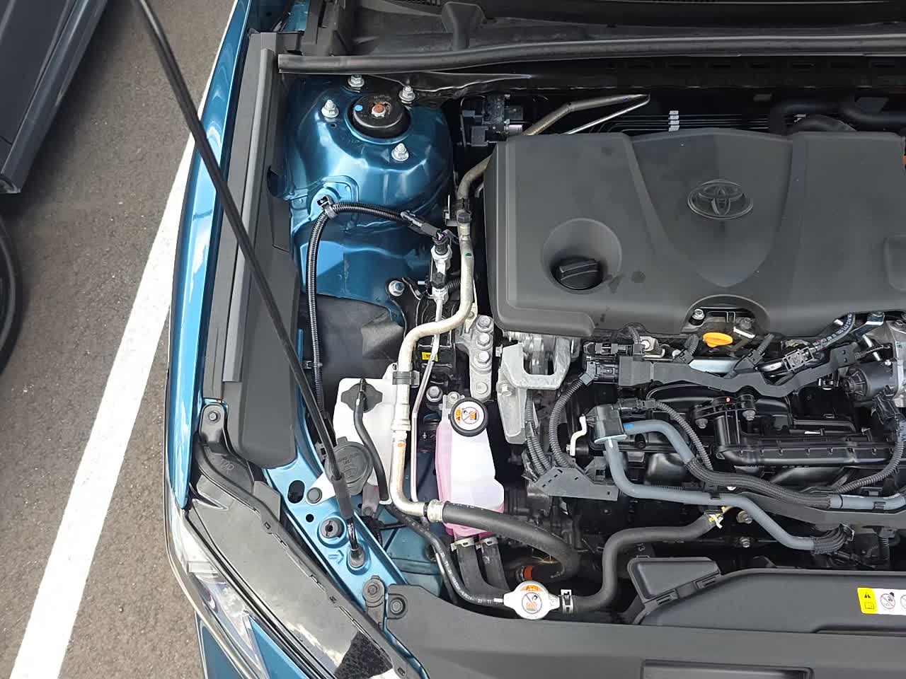 2025 Toyota Camry SE FWD