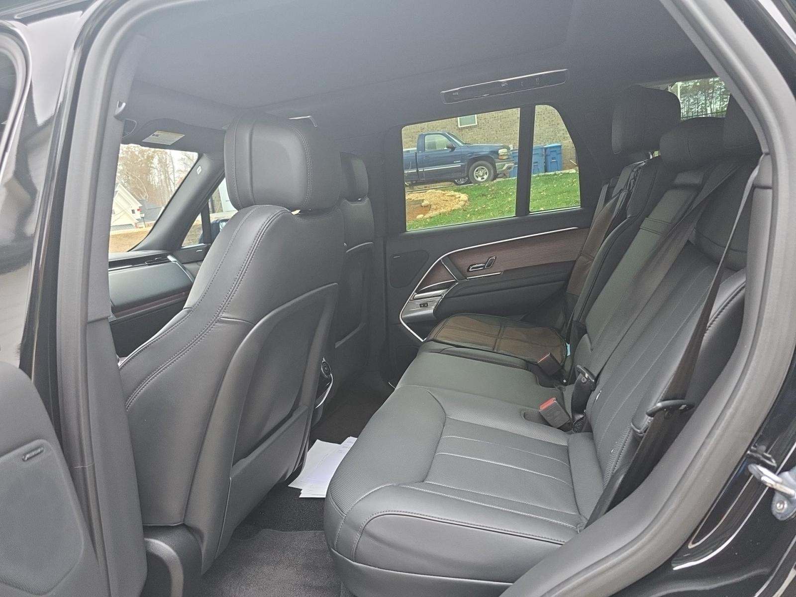 2023 Land Rover Range Rover SE AWD