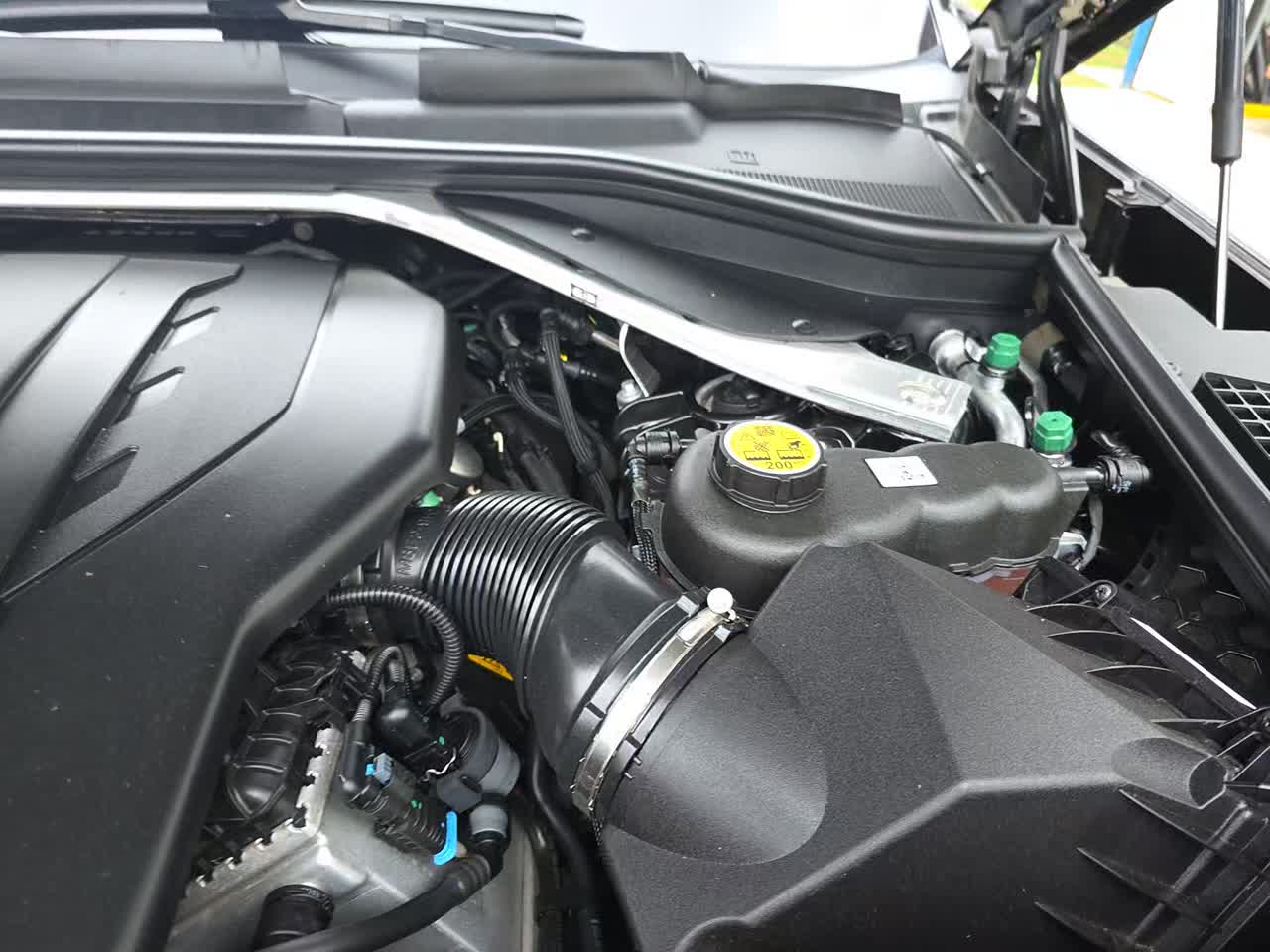 2023 Land Rover Range Rover SE AWD