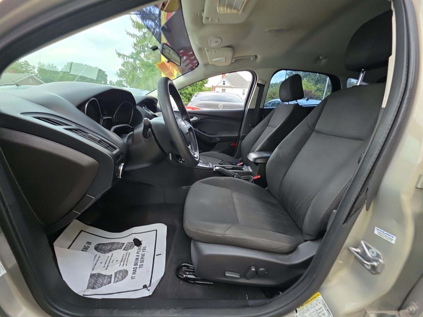 2016 Ford Focus SE FWD