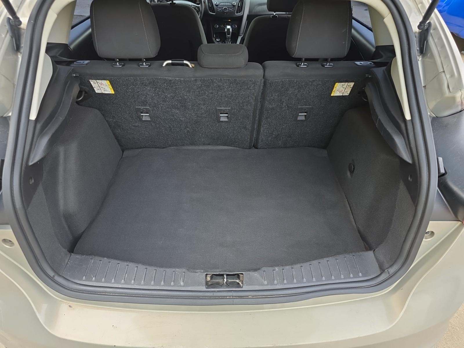 2016 Ford Focus SE FWD