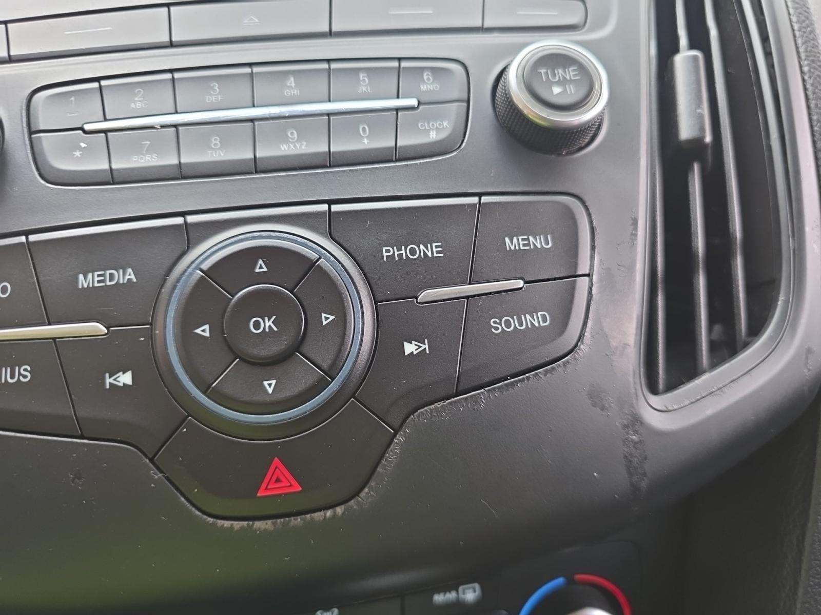 2016 Ford Focus SE FWD