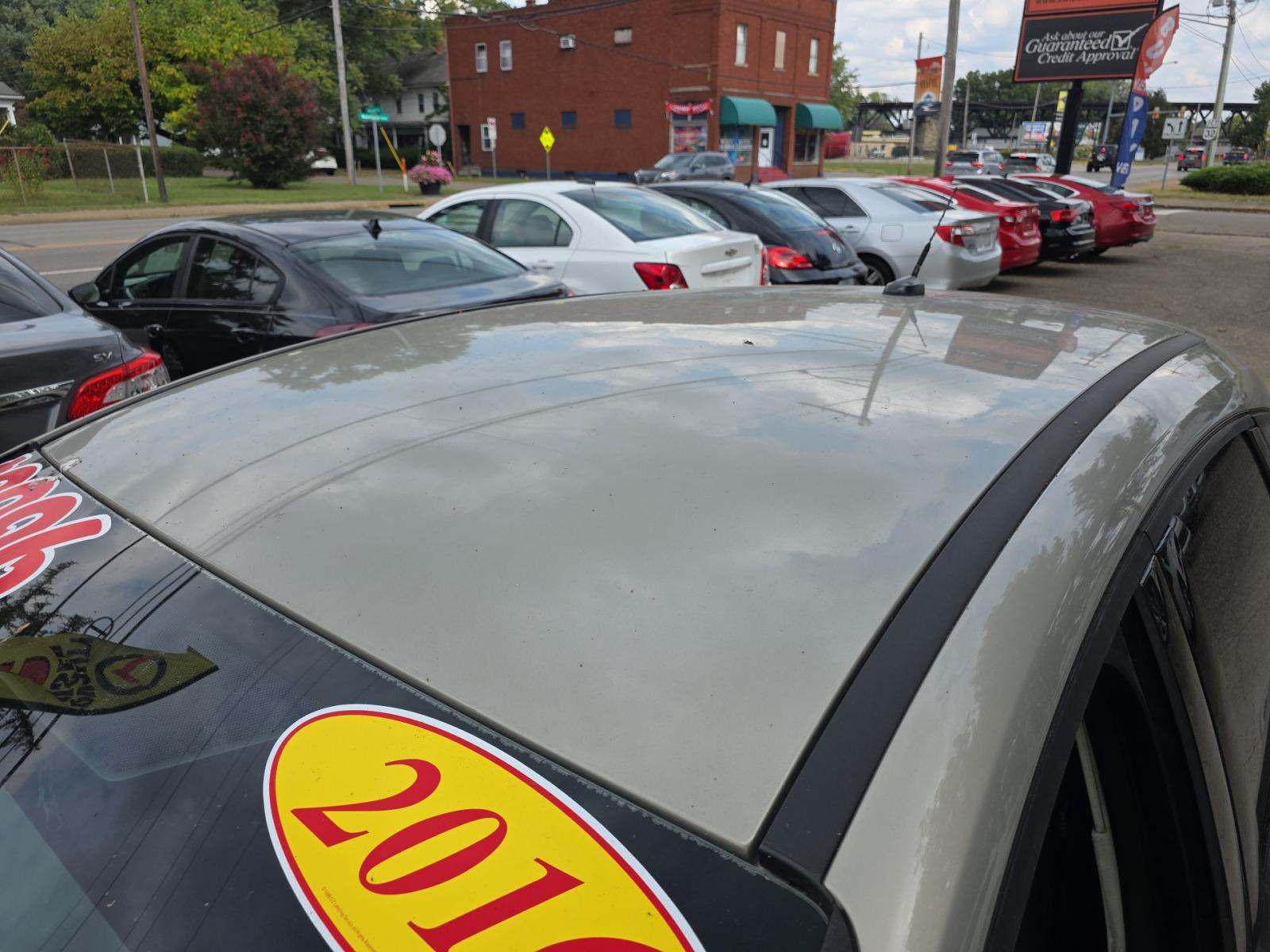 2016 Ford Focus SE FWD