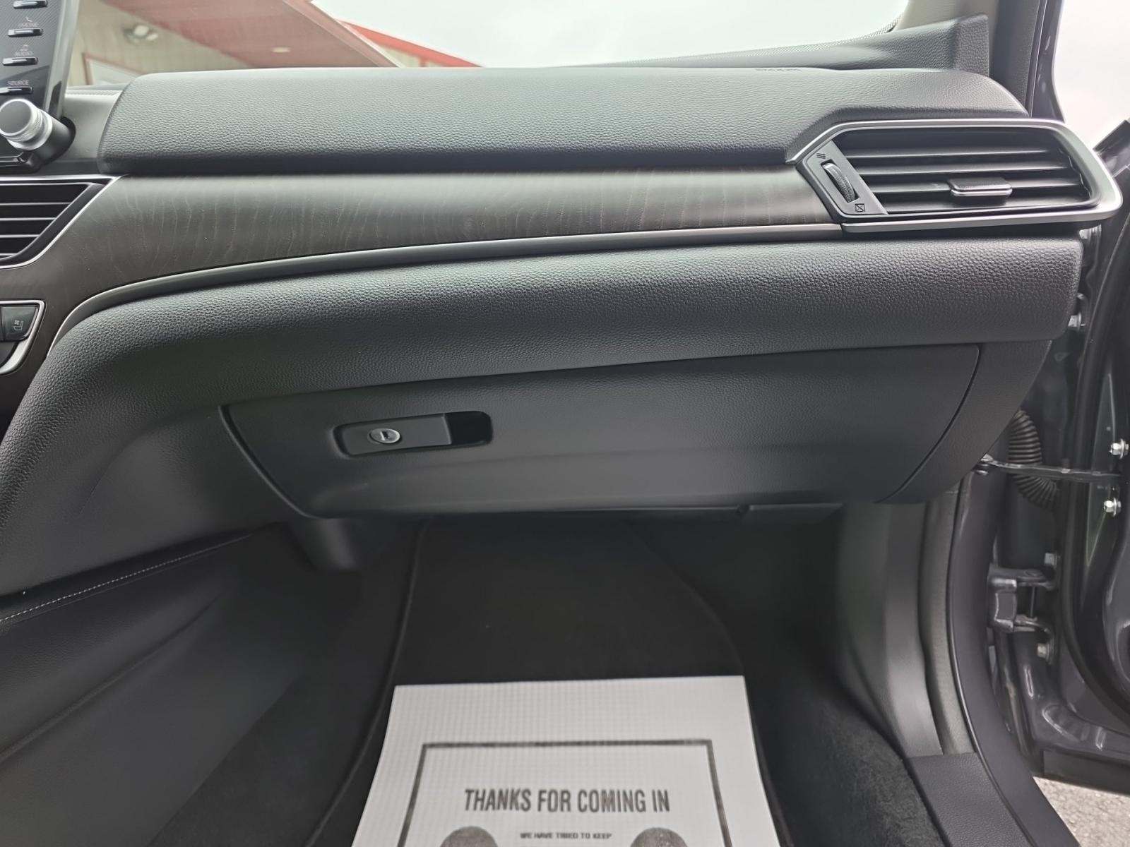 2022 Honda Accord Touring FWD