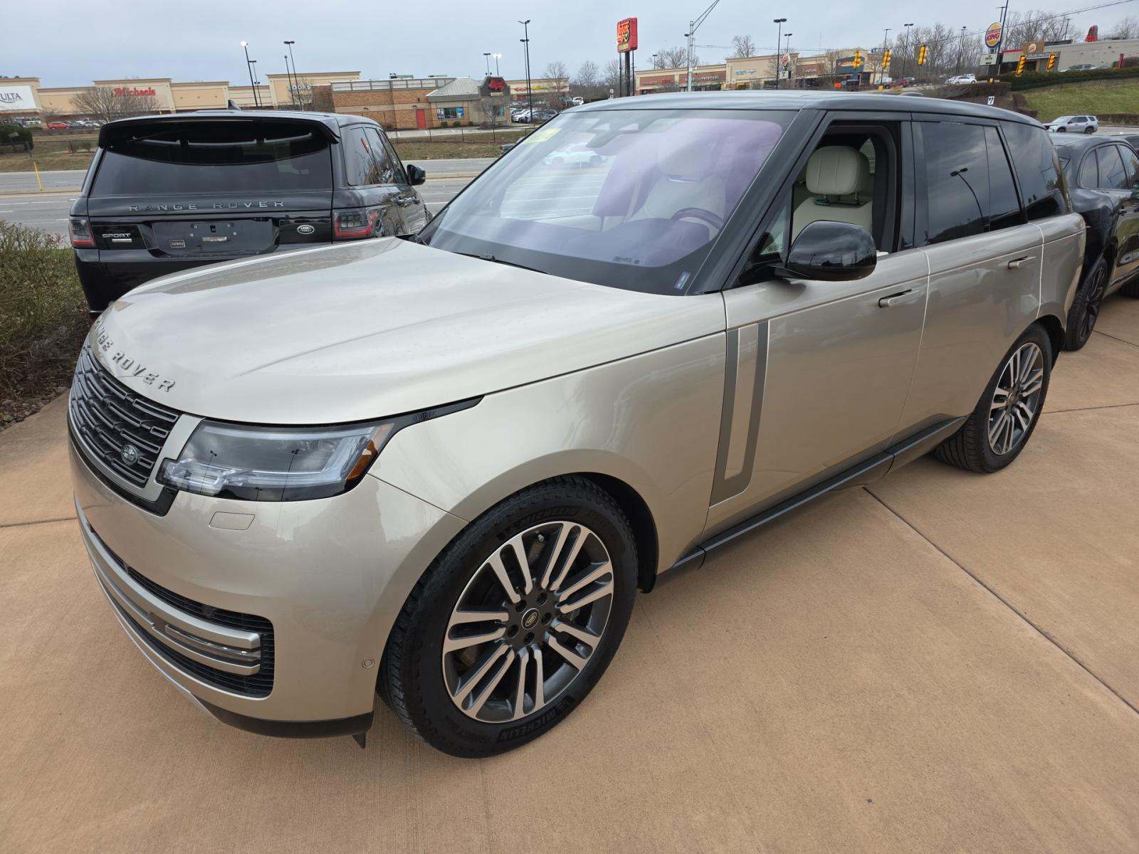 2023 Land Rover Range Rover SE