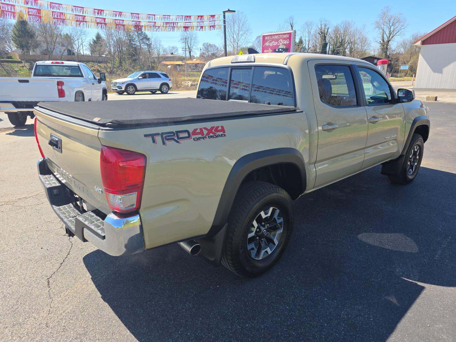 TOYOTA TACOMA - 3
