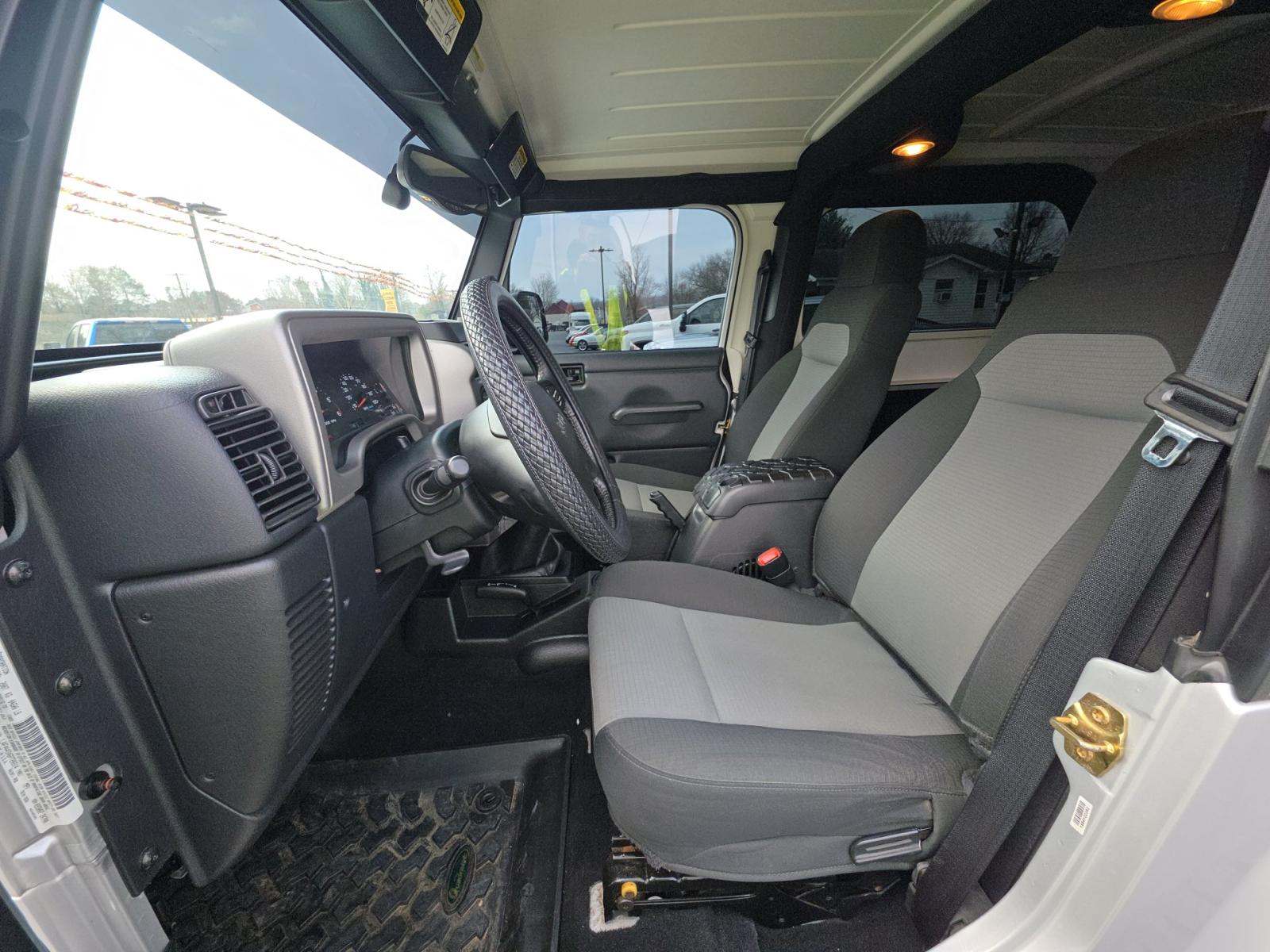 JEEP UNLIMITED LWB - 6